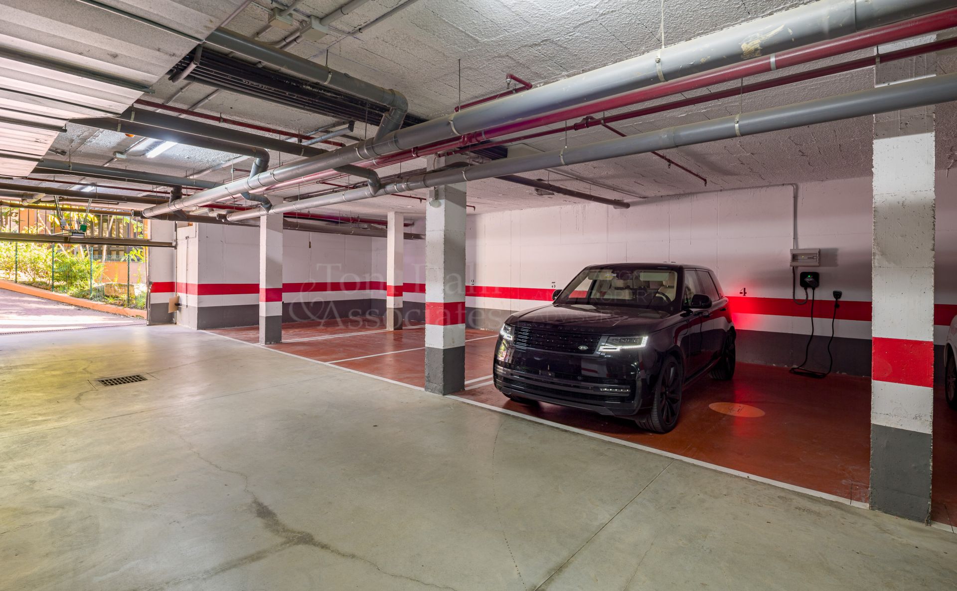 Ground Floor Apartment in Alminar de Marbella, Marbella