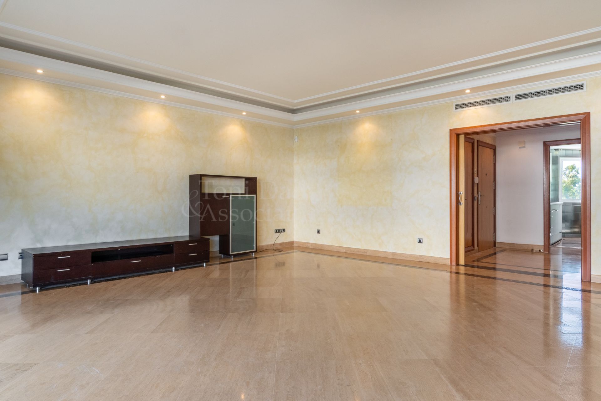 Apartment in El Embrujo Banús, Marbella