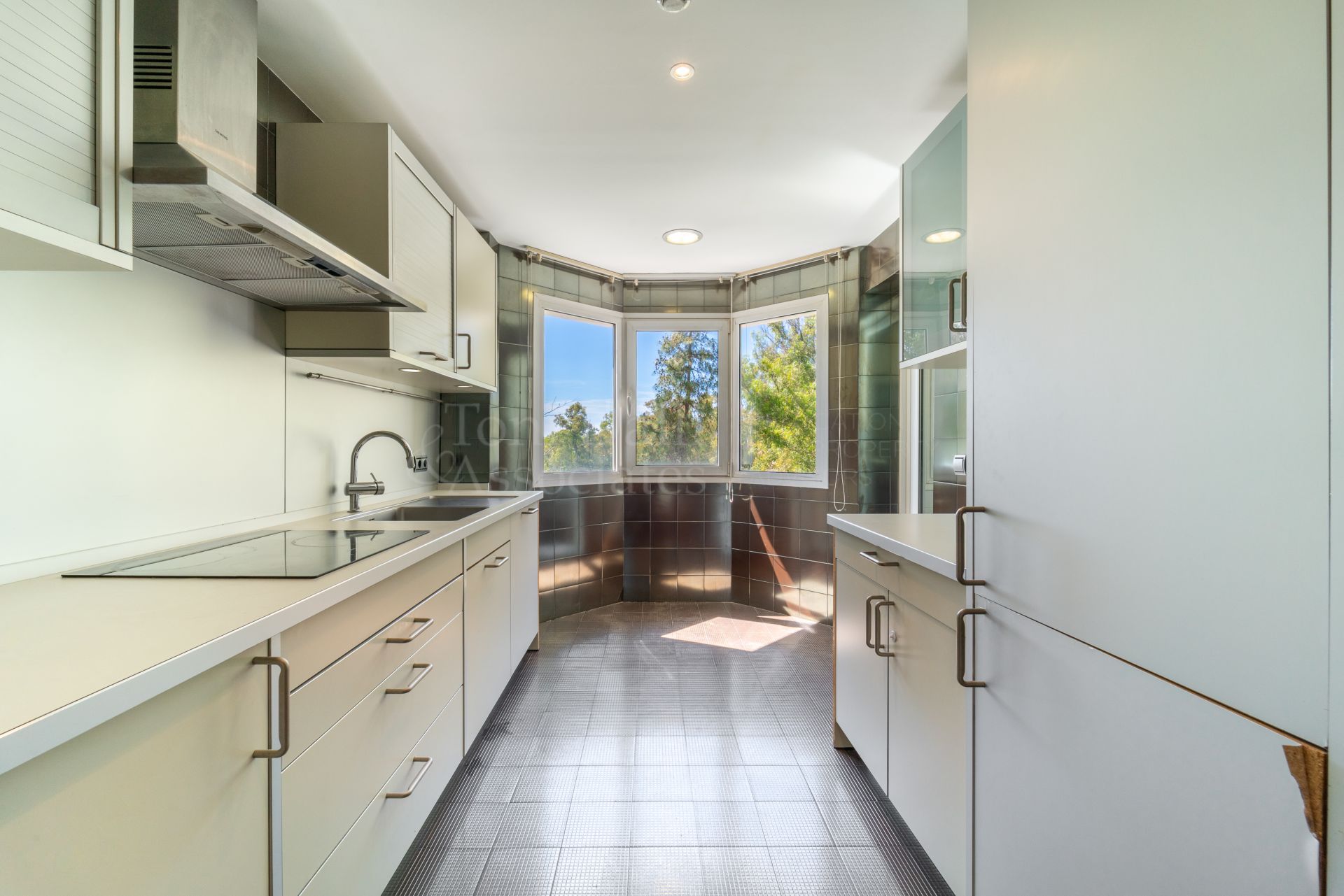 Apartment in El Embrujo Banús, Marbella