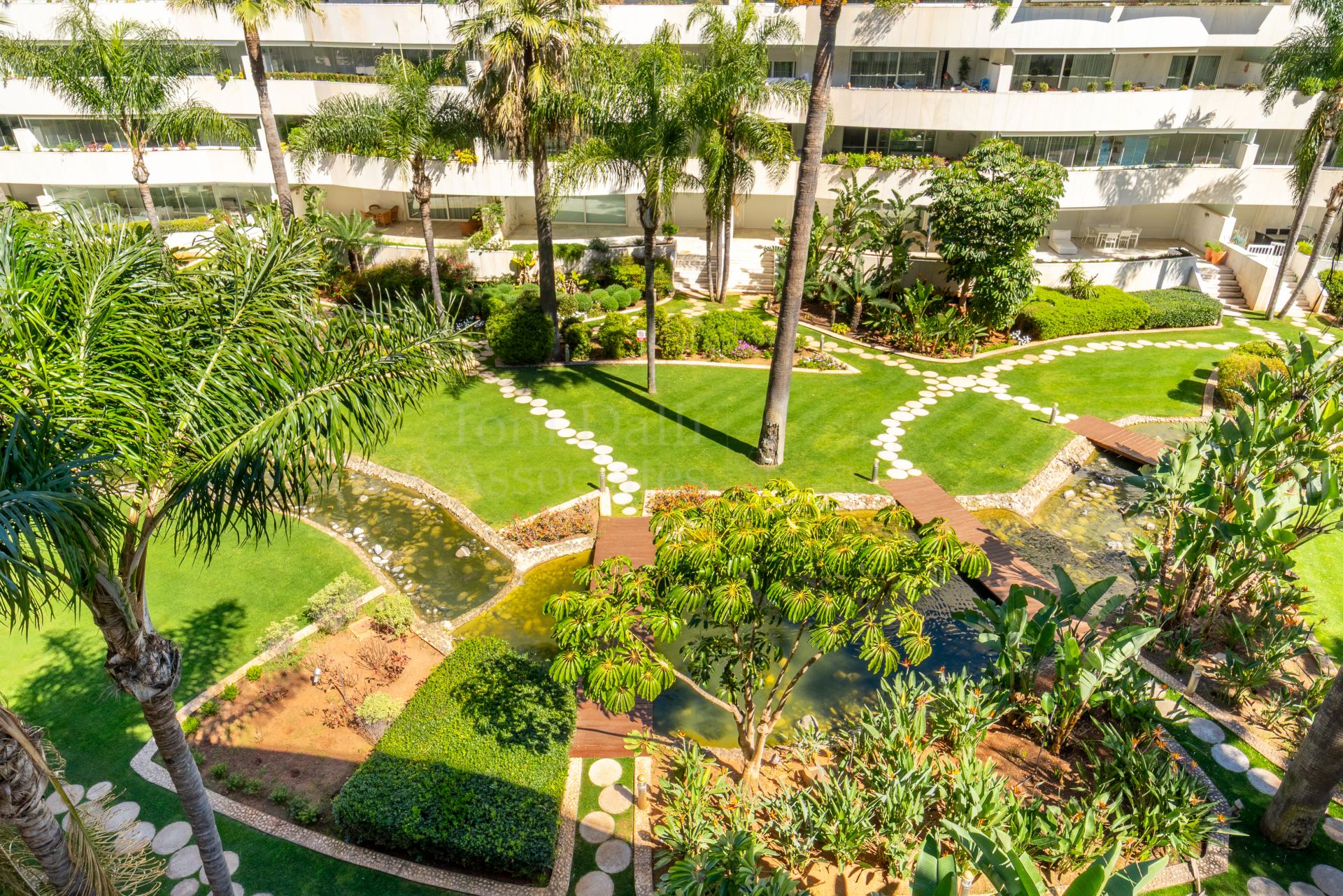 Apartment in El Embrujo Banús, Marbella