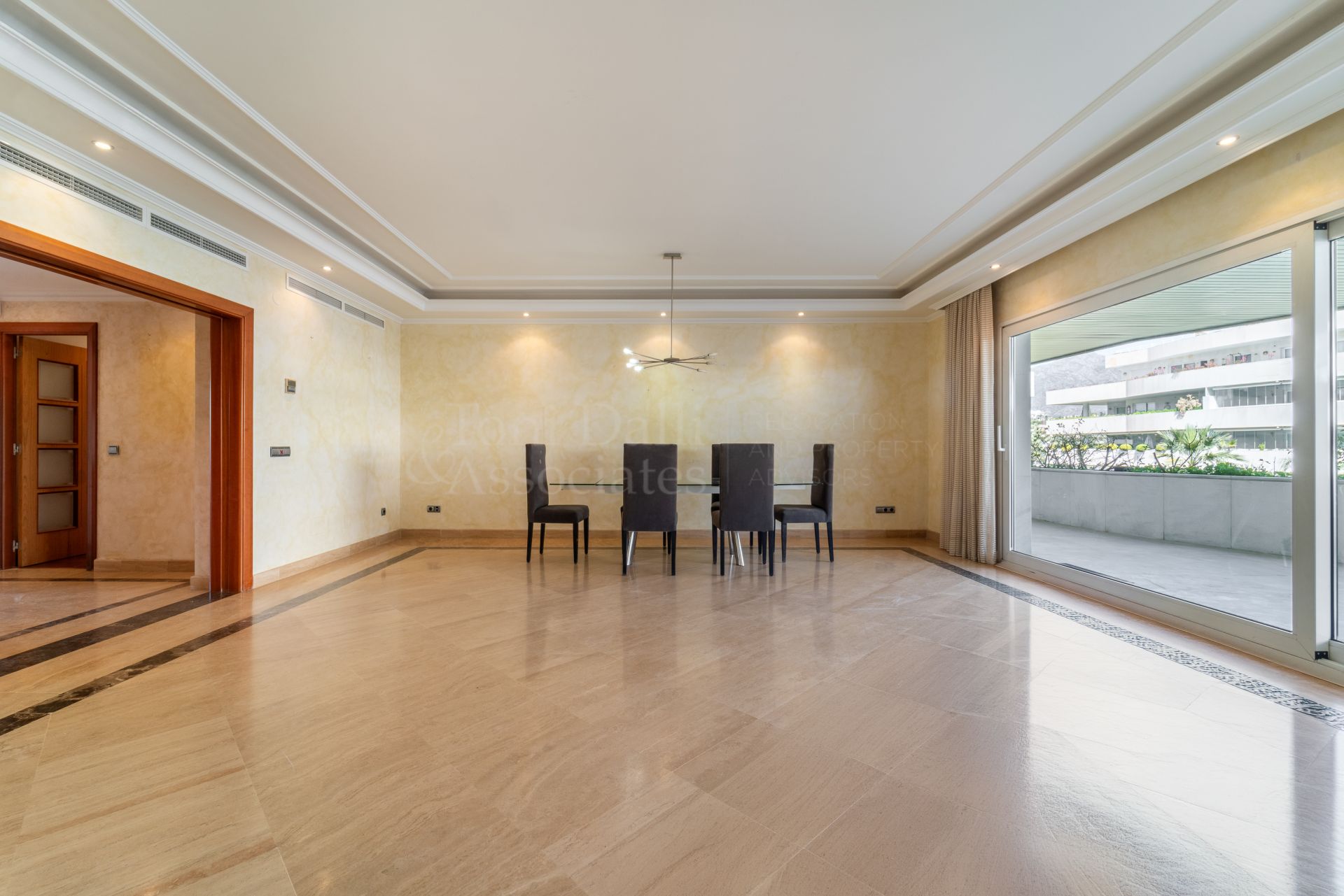 Apartment in El Embrujo Banús, Marbella
