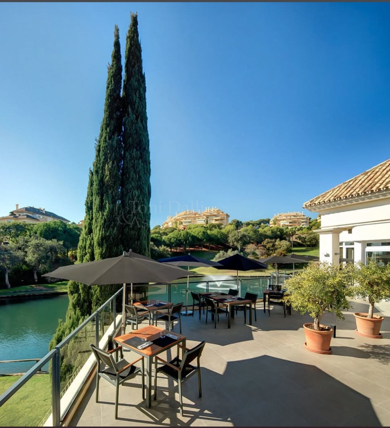 Penthouse in Elviria Hills, Marbella