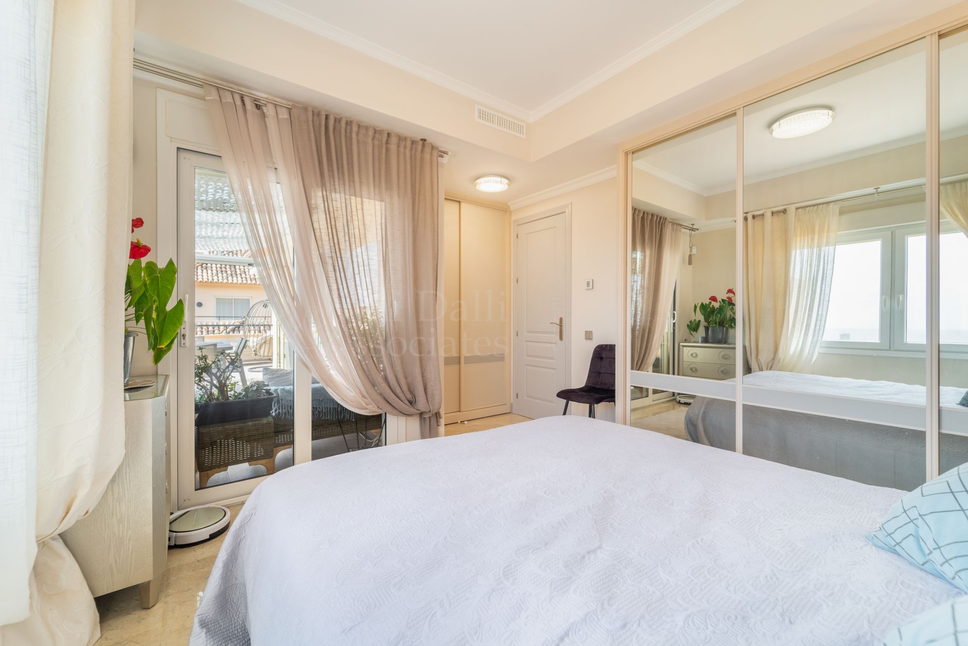 Penthouse in Elviria Hills, Marbella