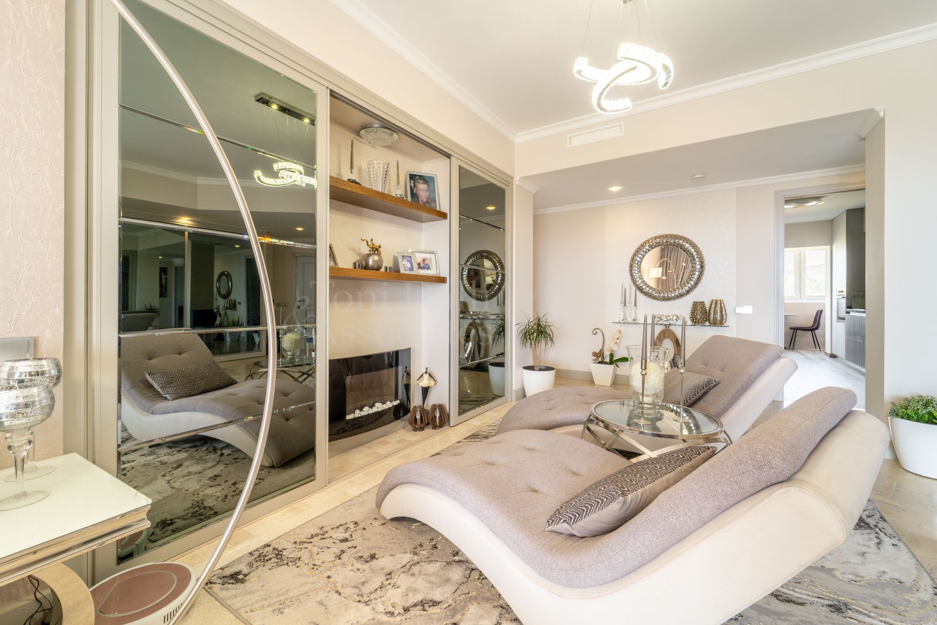 Penthouse in Elviria Hills, Marbella