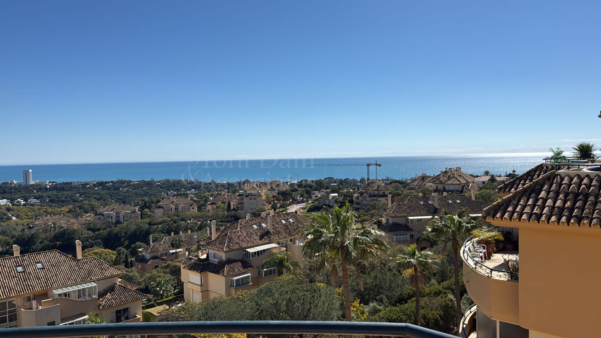 Penthouse in Elviria Hills, Marbella