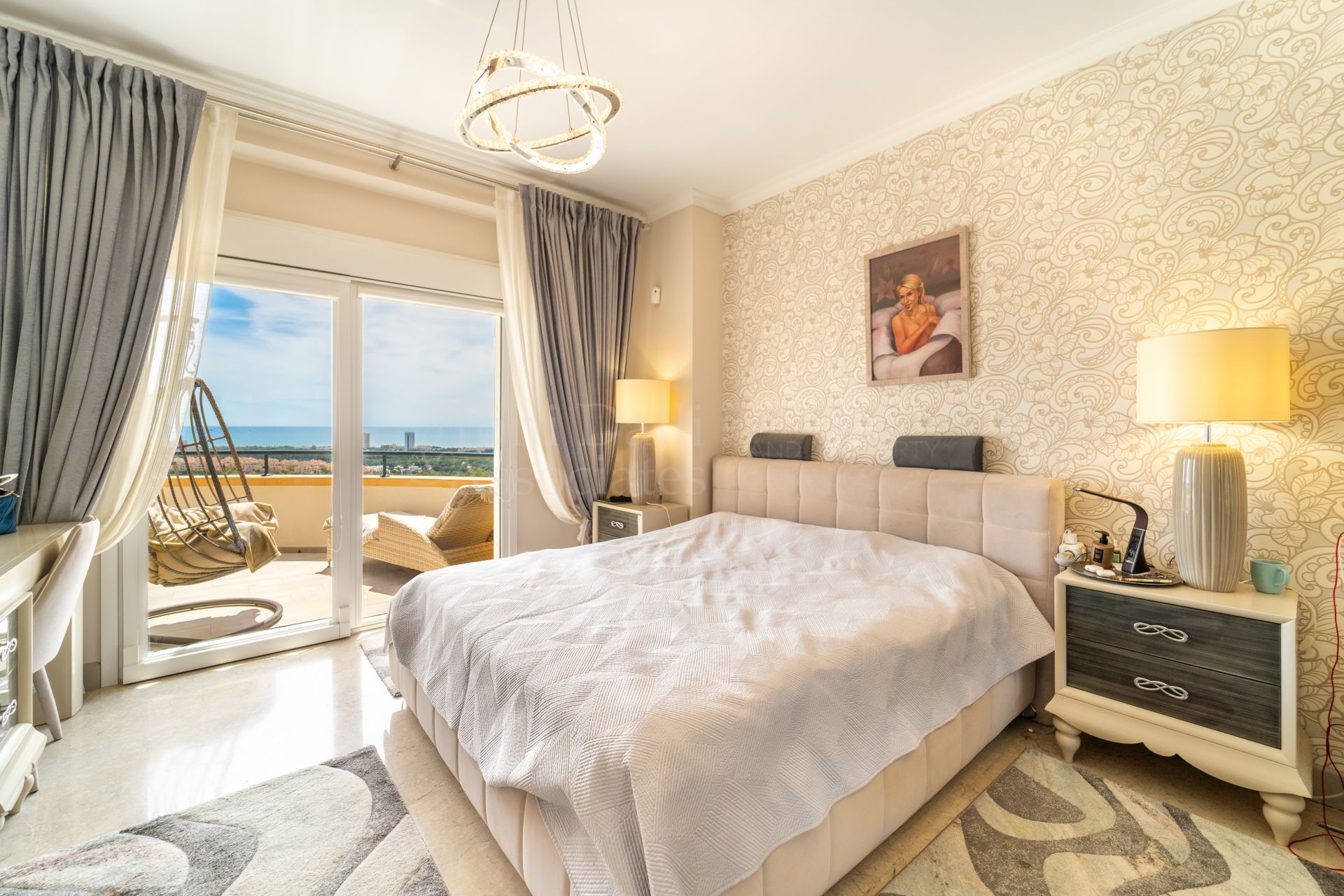 Penthouse in Elviria Hills, Marbella