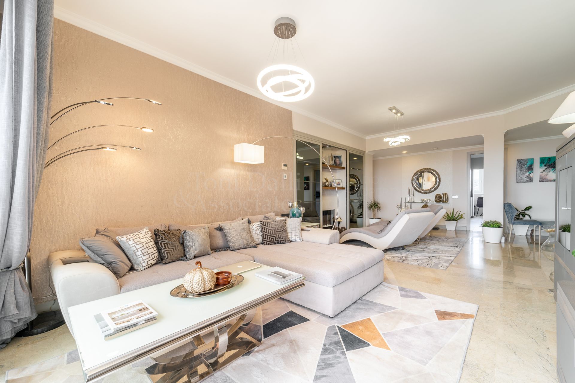 Penthouse in Elviria Hills, Marbella