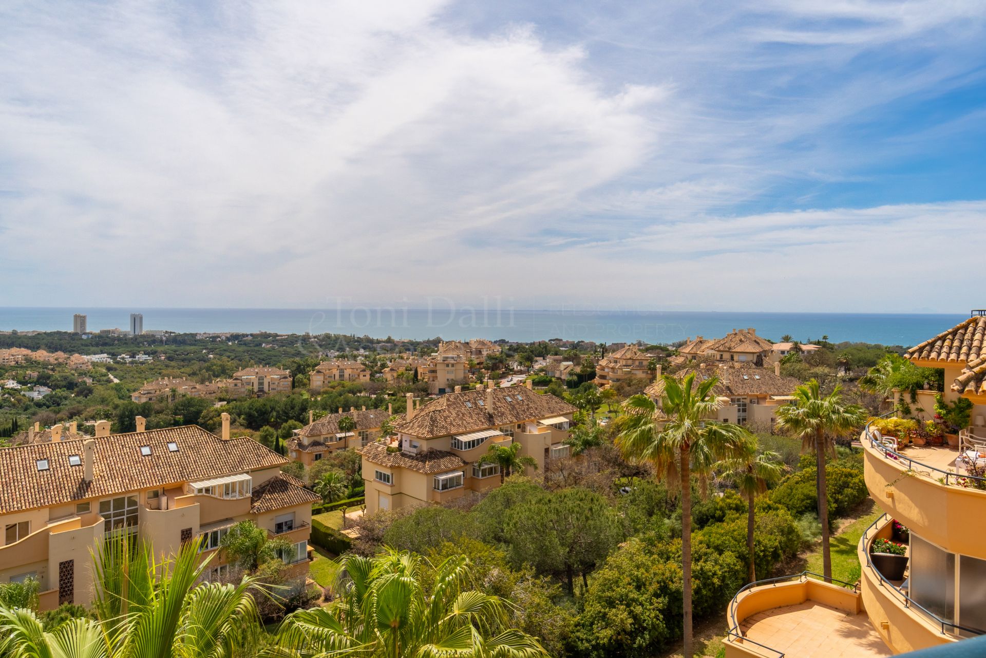 Penthouse in Elviria Hills, Marbella