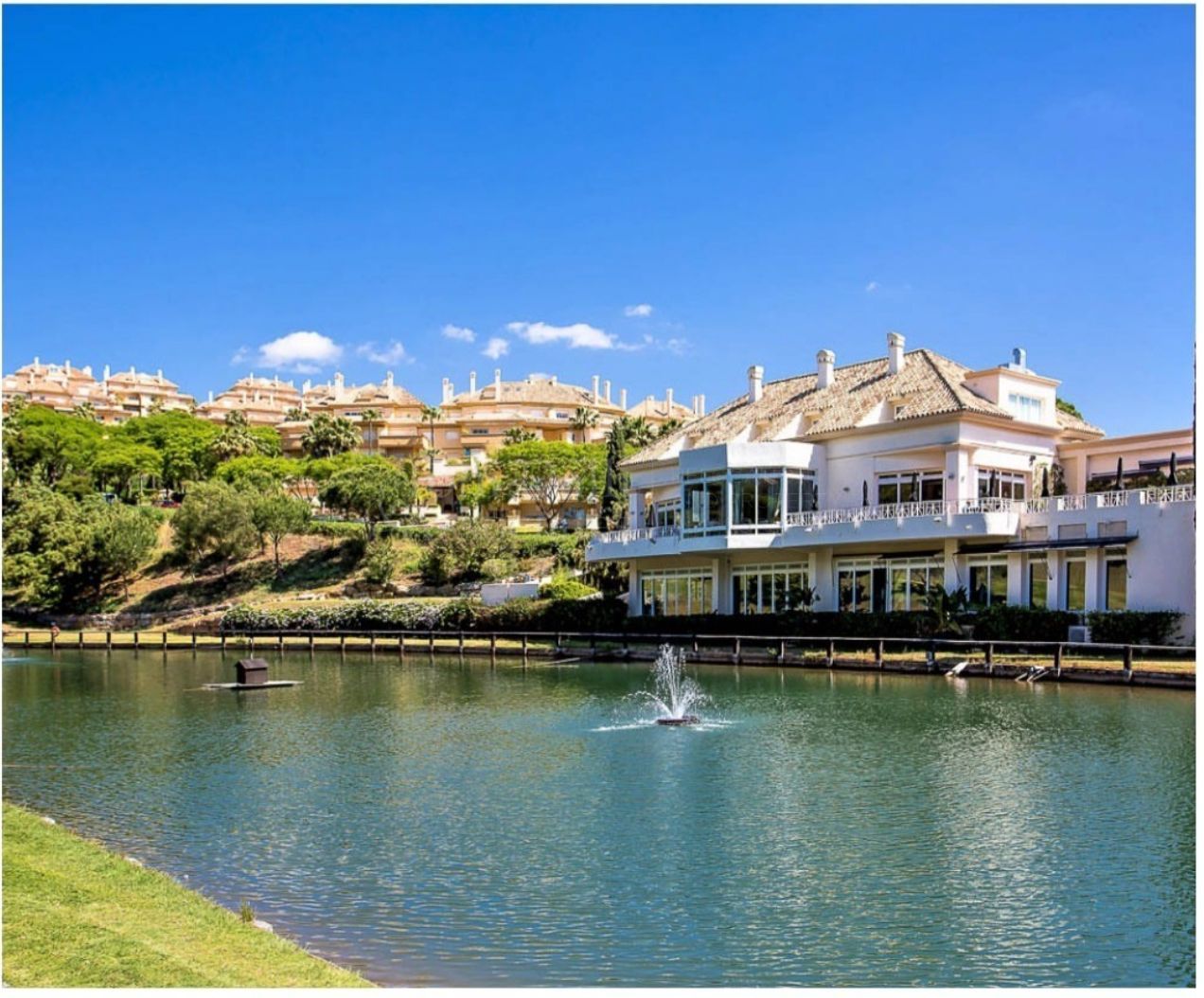 Penthouse in Elviria Hills, Marbella