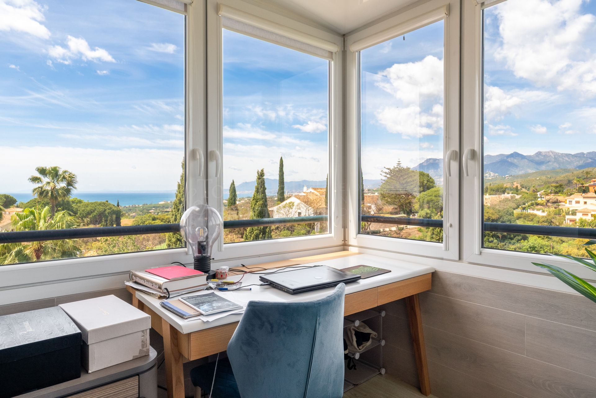 Penthouse in Elviria Hills, Marbella