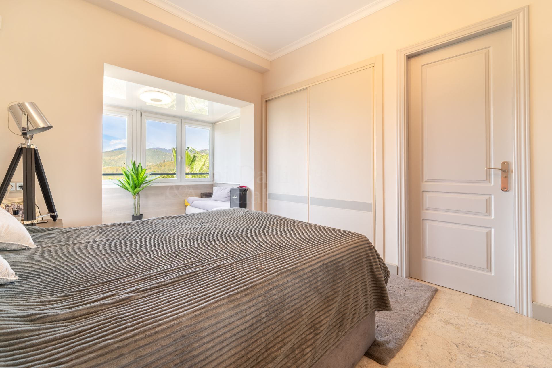 Penthouse in Elviria Hills, Marbella
