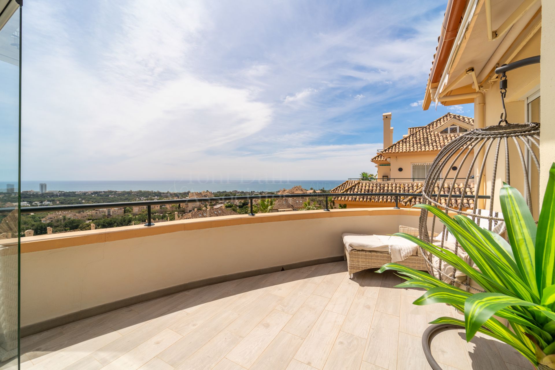 Penthouse in Elviria Hills, Marbella