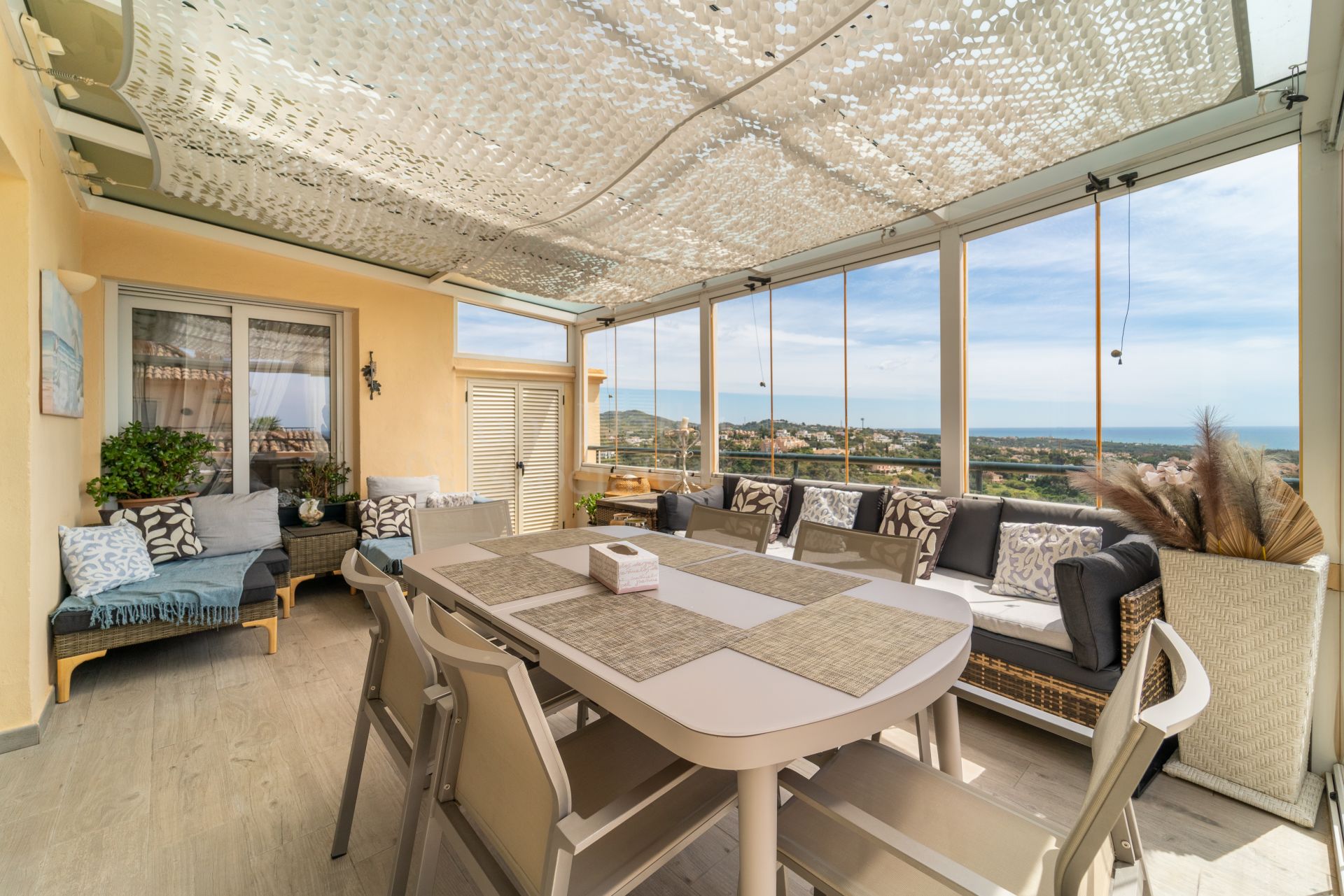 Penthouse in Elviria Hills, Marbella