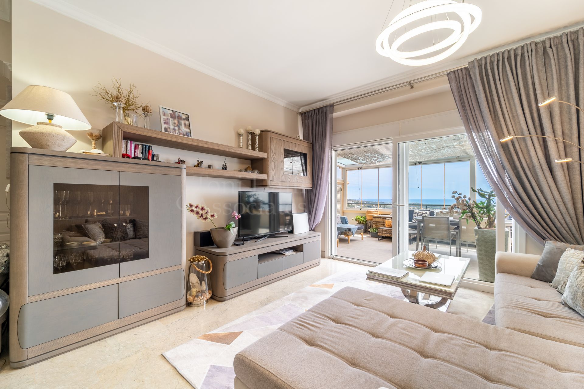 Penthouse in Elviria Hills, Marbella
