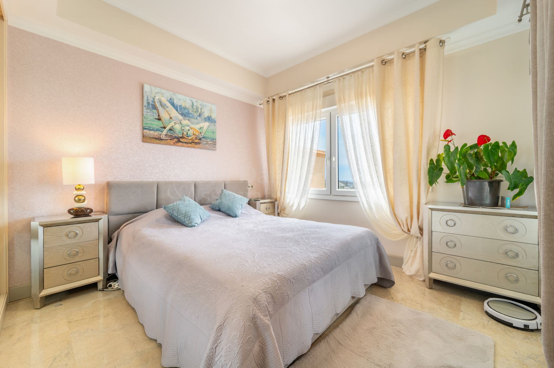 Penthouse in Elviria Hills, Marbella