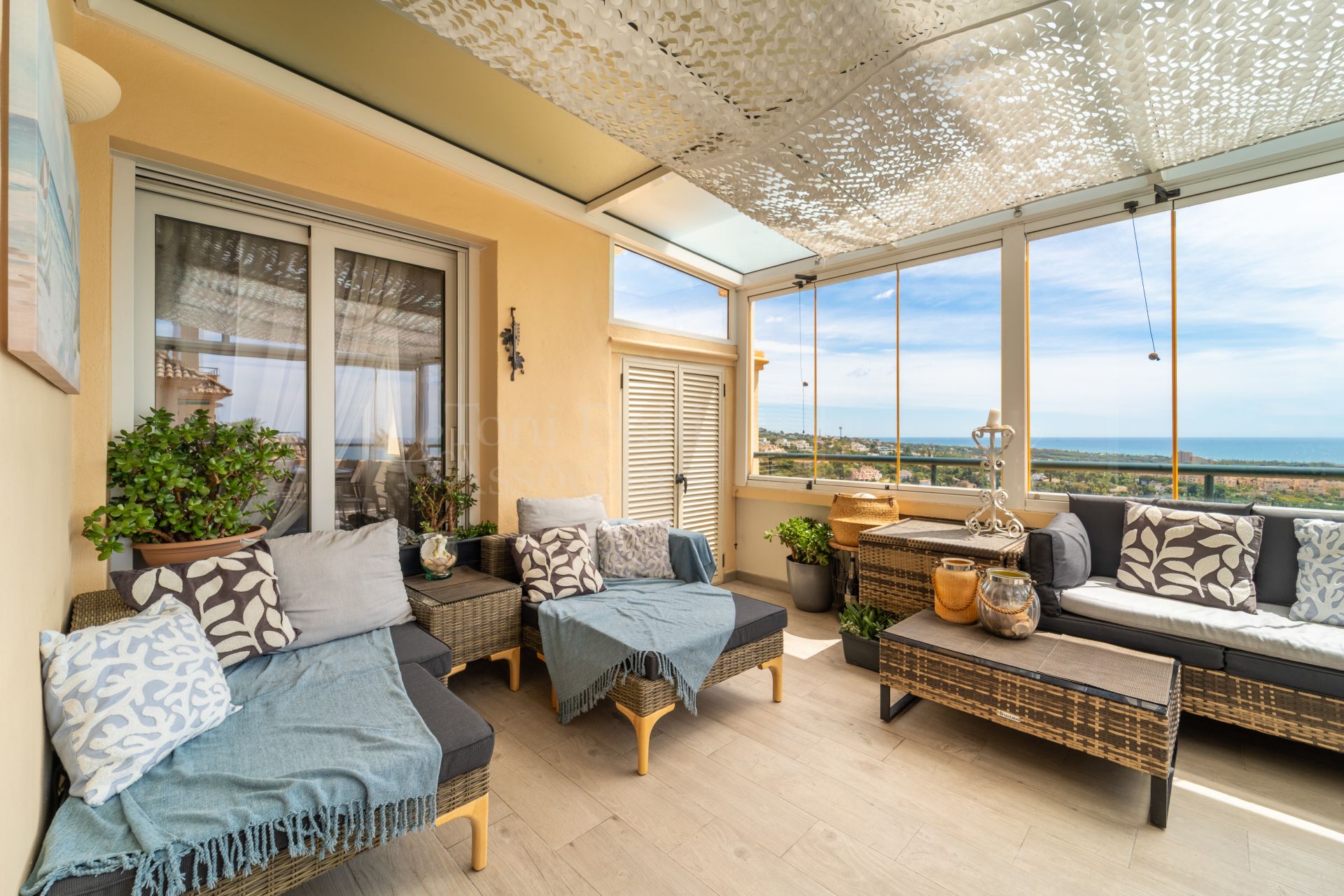 Penthouse in Elviria Hills, Marbella