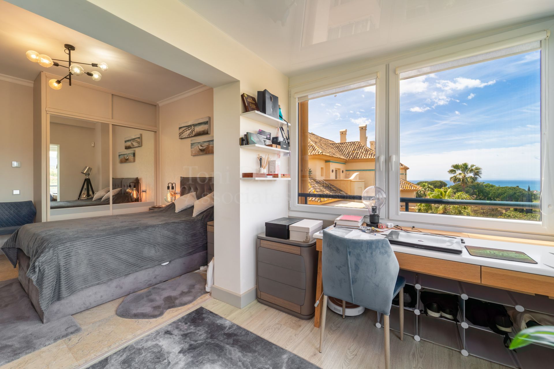Penthouse in Elviria Hills, Marbella