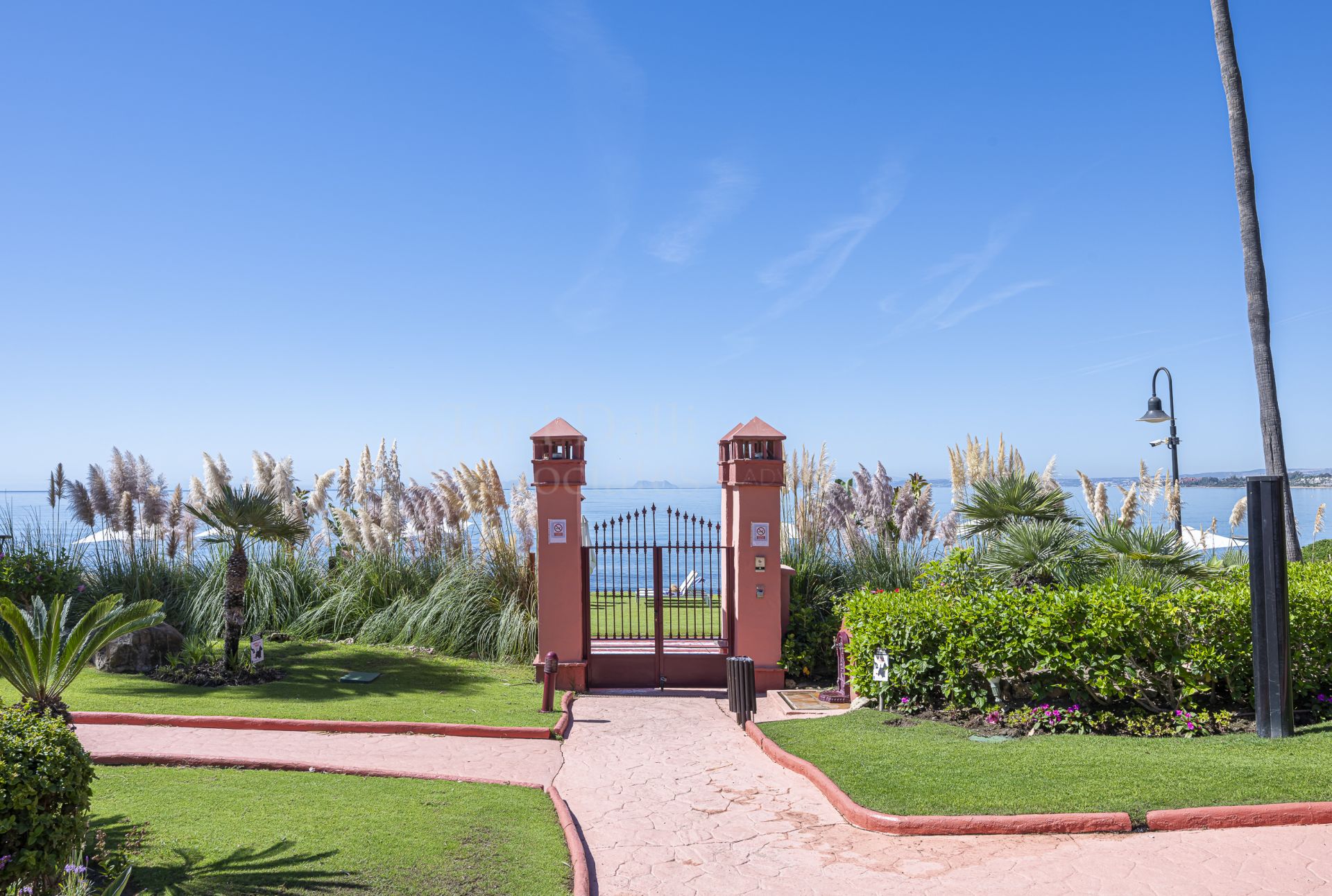 Apartment in Cabo Bermejo, Estepona