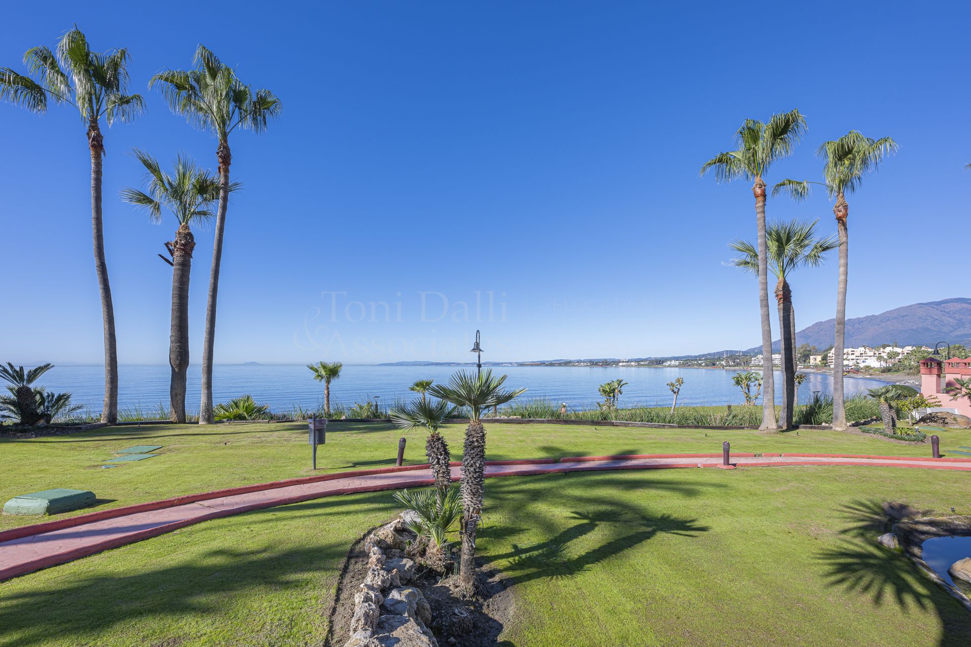 Apartment in Cabo Bermejo, Estepona