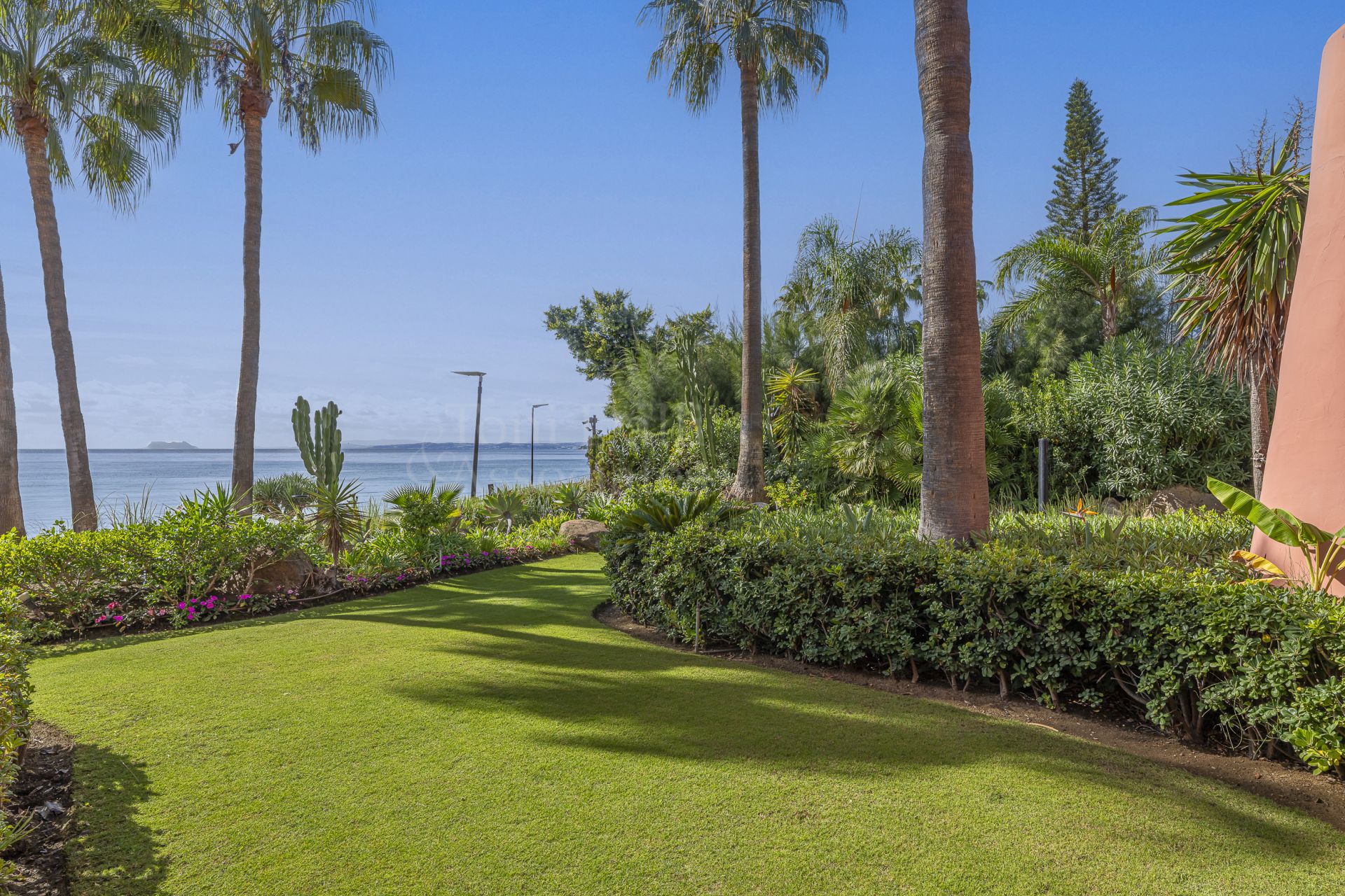 Ground Floor Apartment in Cabo Bermejo, Estepona