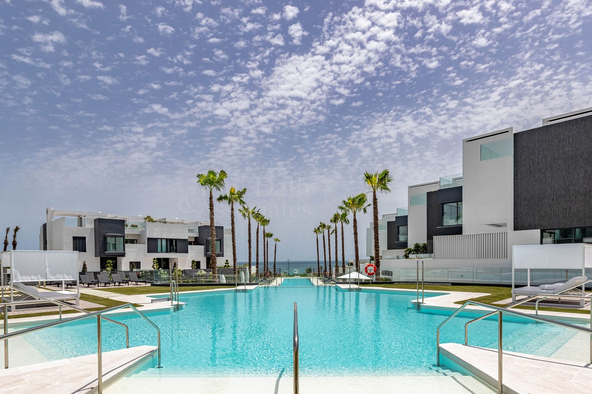 Town House in The Island, Estepona