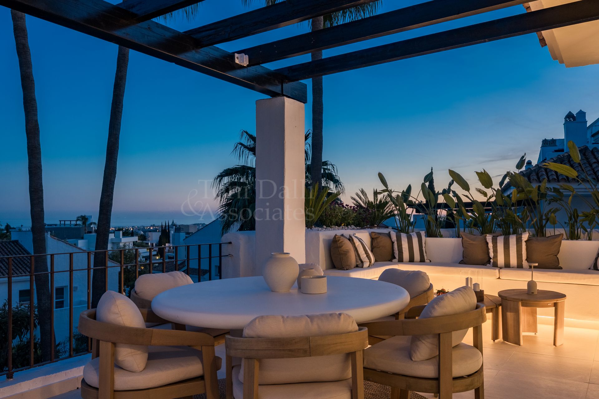 Duplex Penthouse in La Quinta Village, Marbella