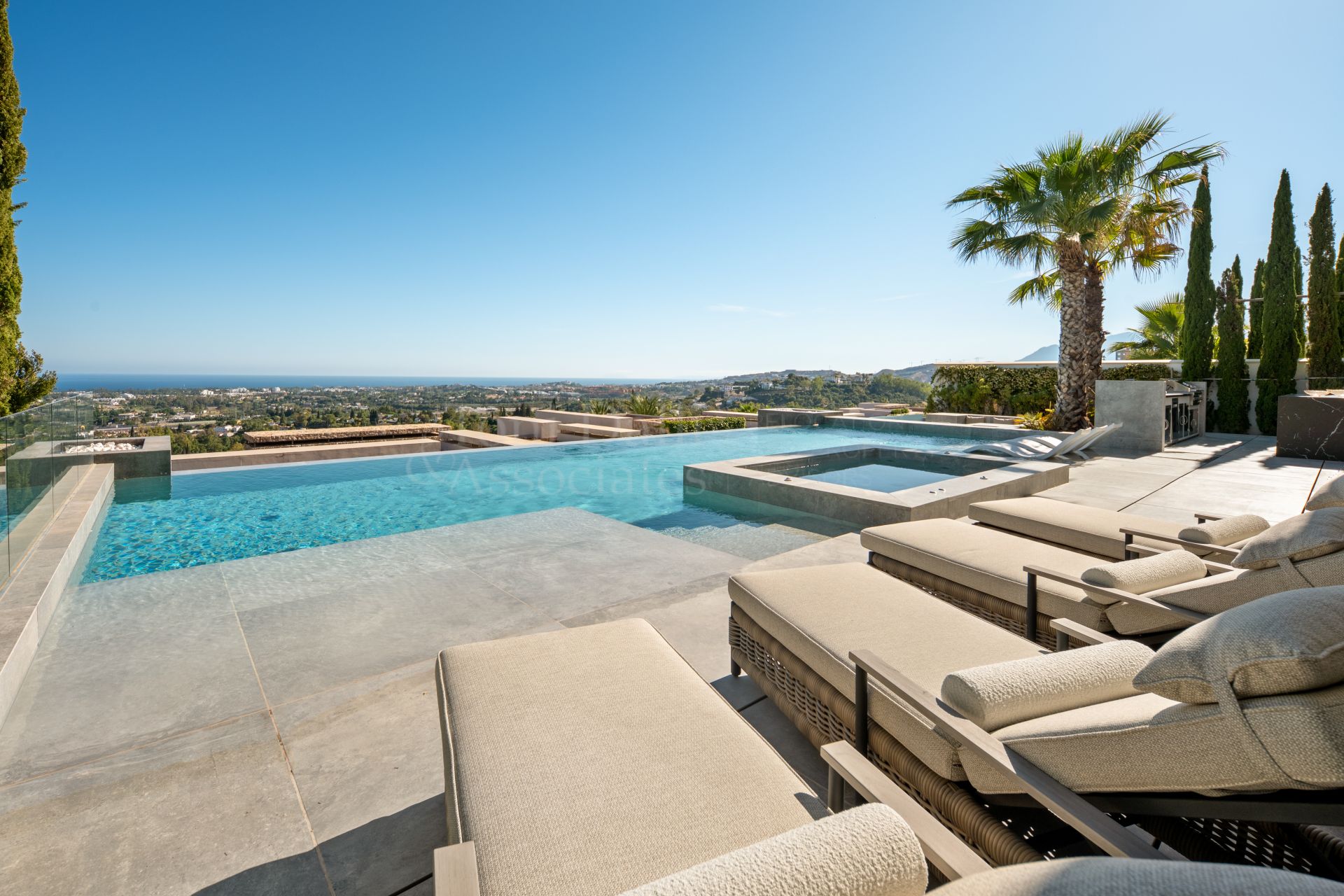 Villa in El Herrojo, Benahavis