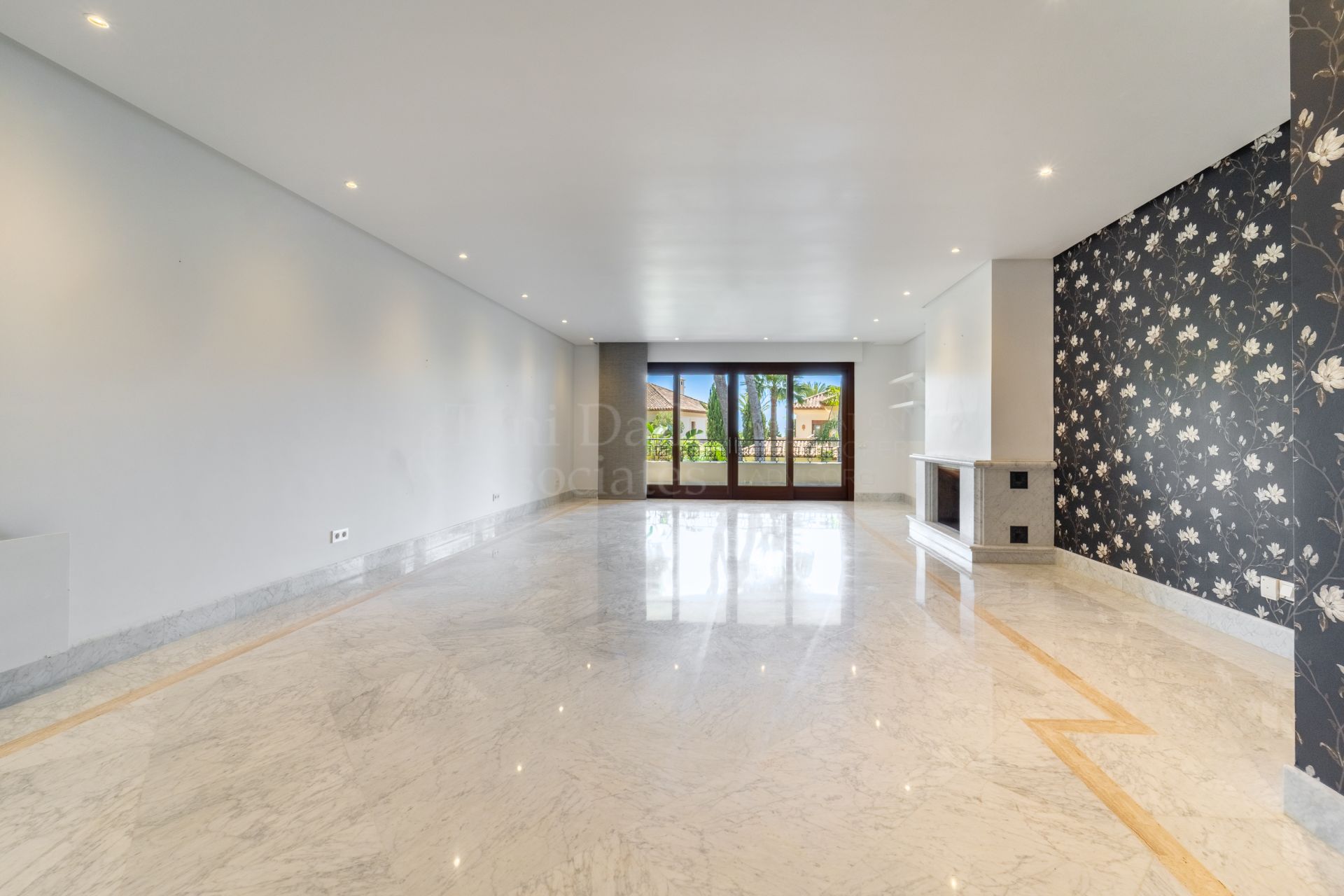 Apartment in Los Monteros Playa, Marbella