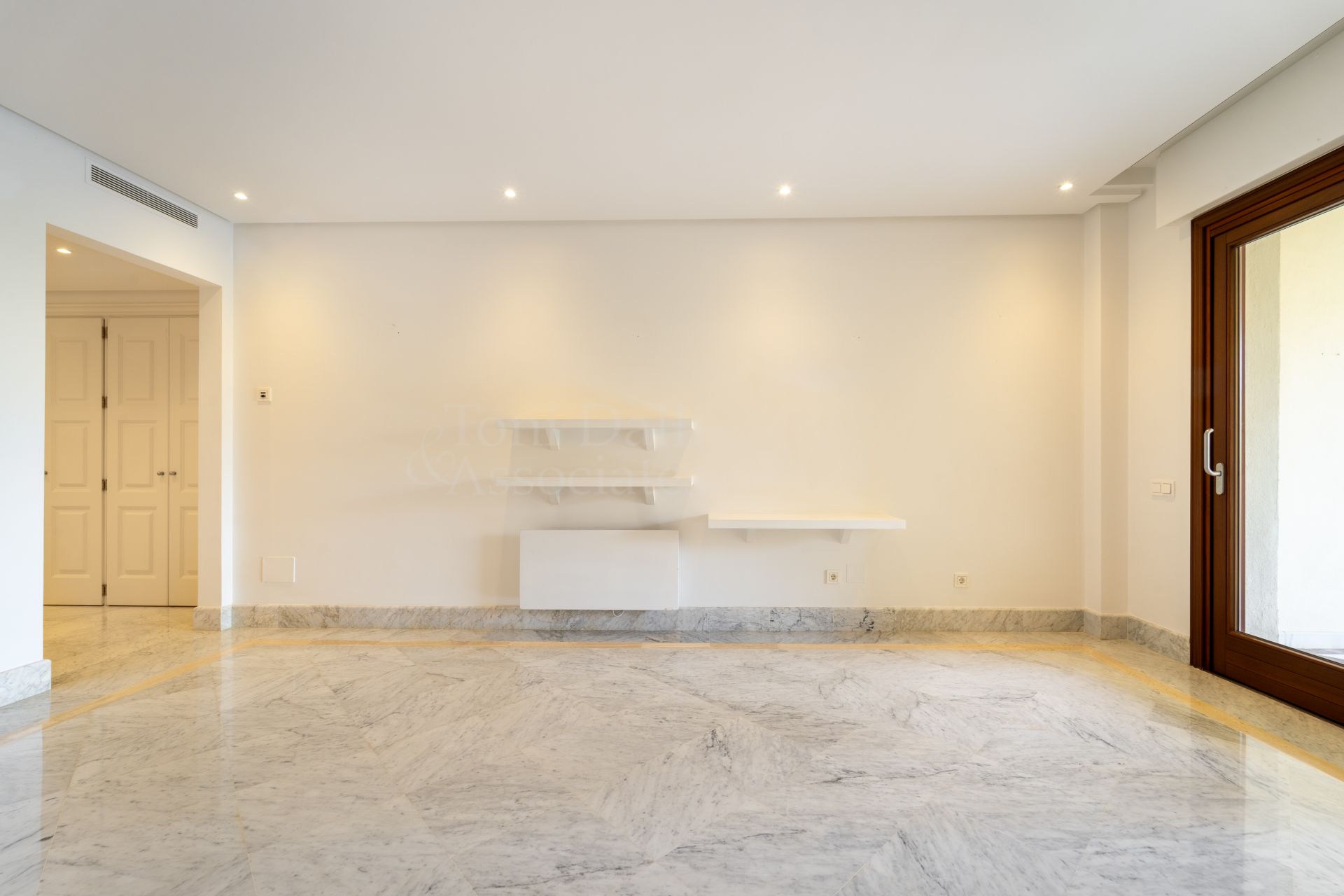 Apartment in Los Monteros Playa, Marbella