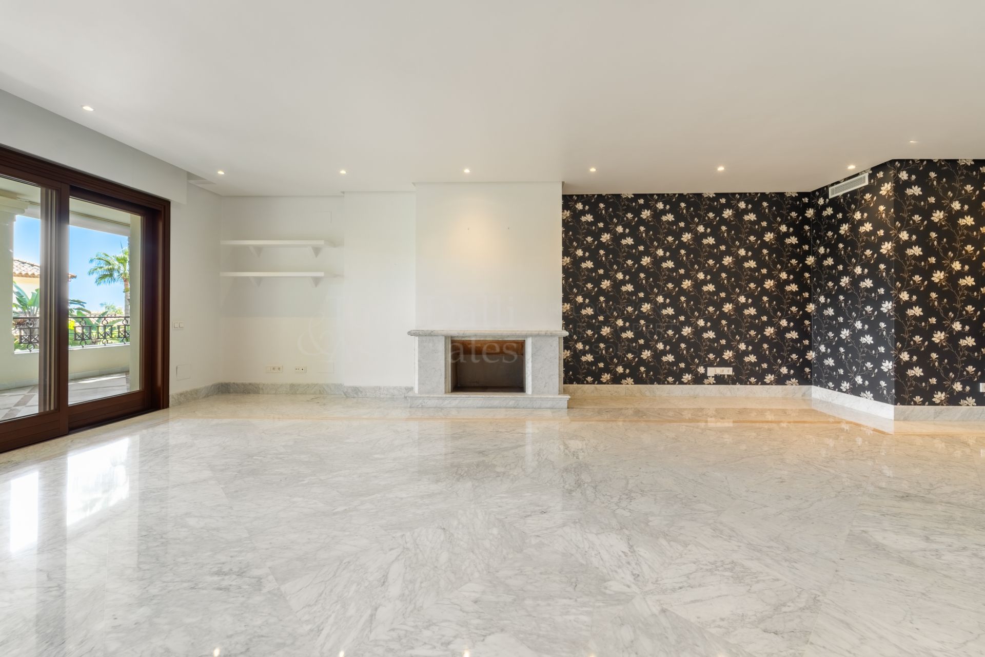 Apartment in Los Monteros Playa, Marbella