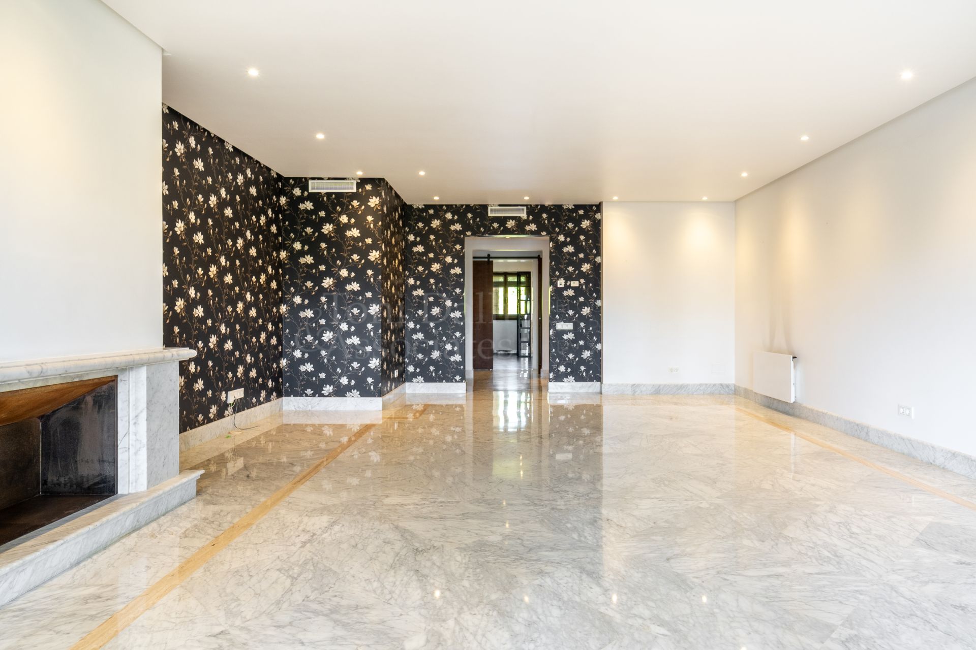 Apartment in Los Monteros Playa, Marbella