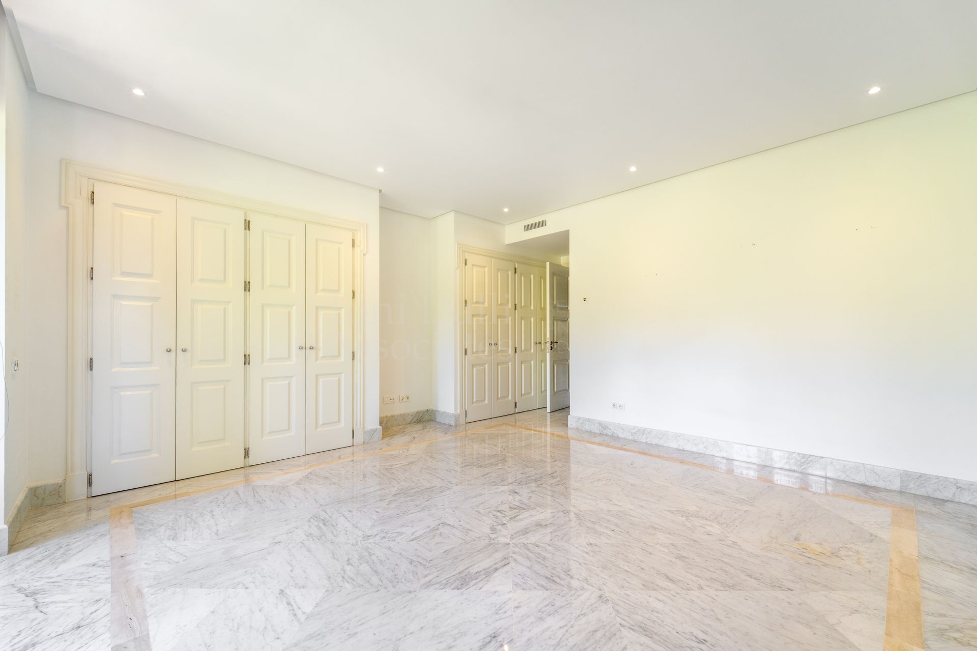 Apartment in Los Monteros Playa, Marbella