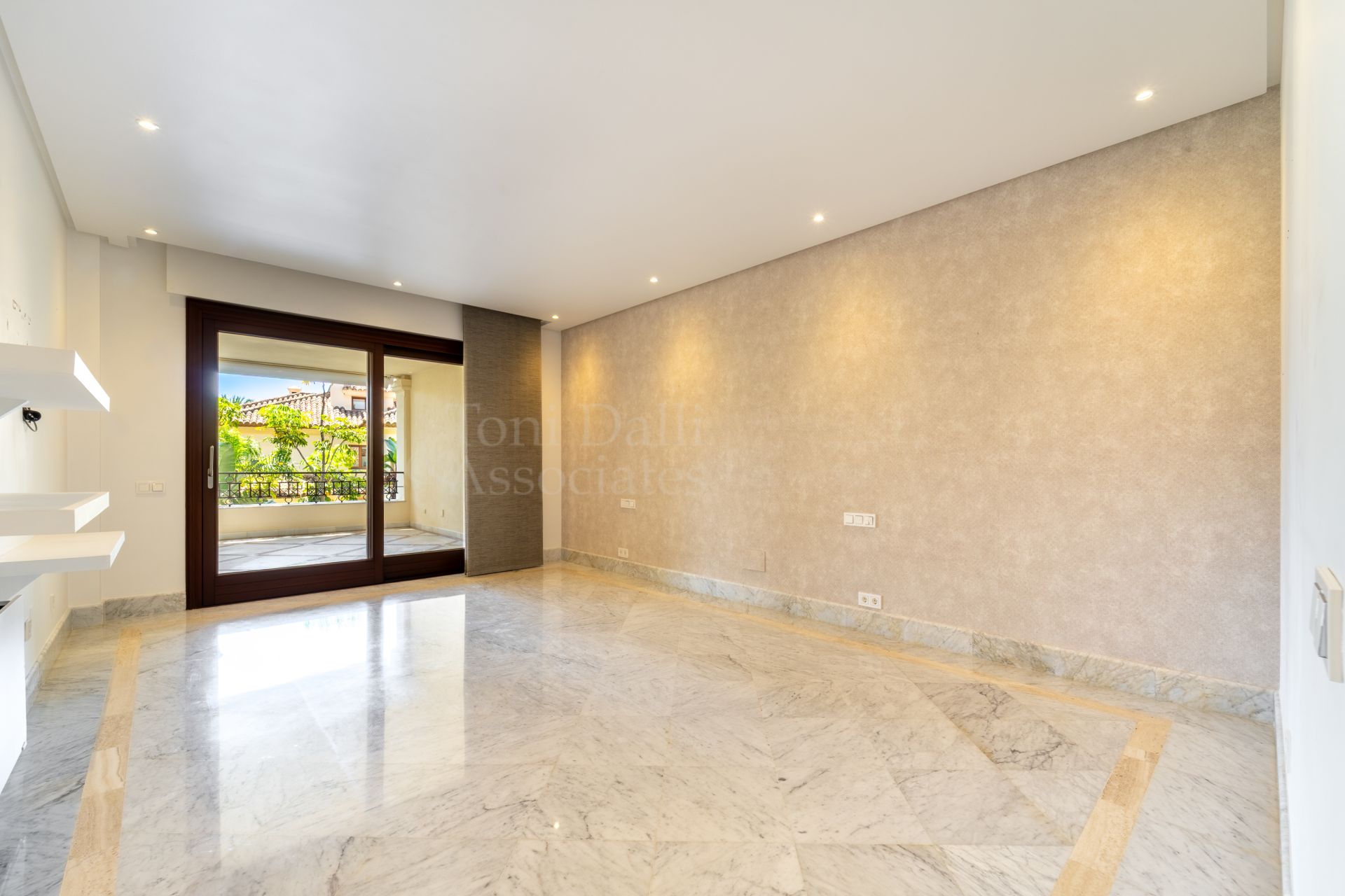 Apartment in Los Monteros Playa, Marbella