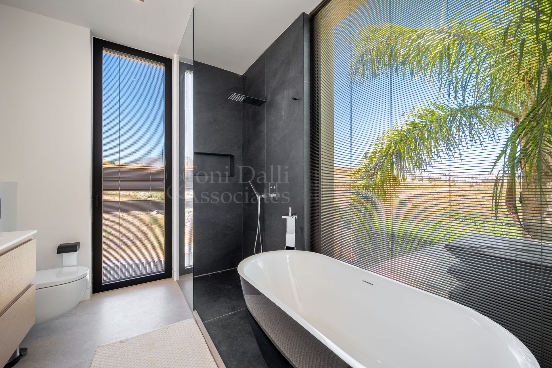Villa in Los Flamingos, Benahavis
