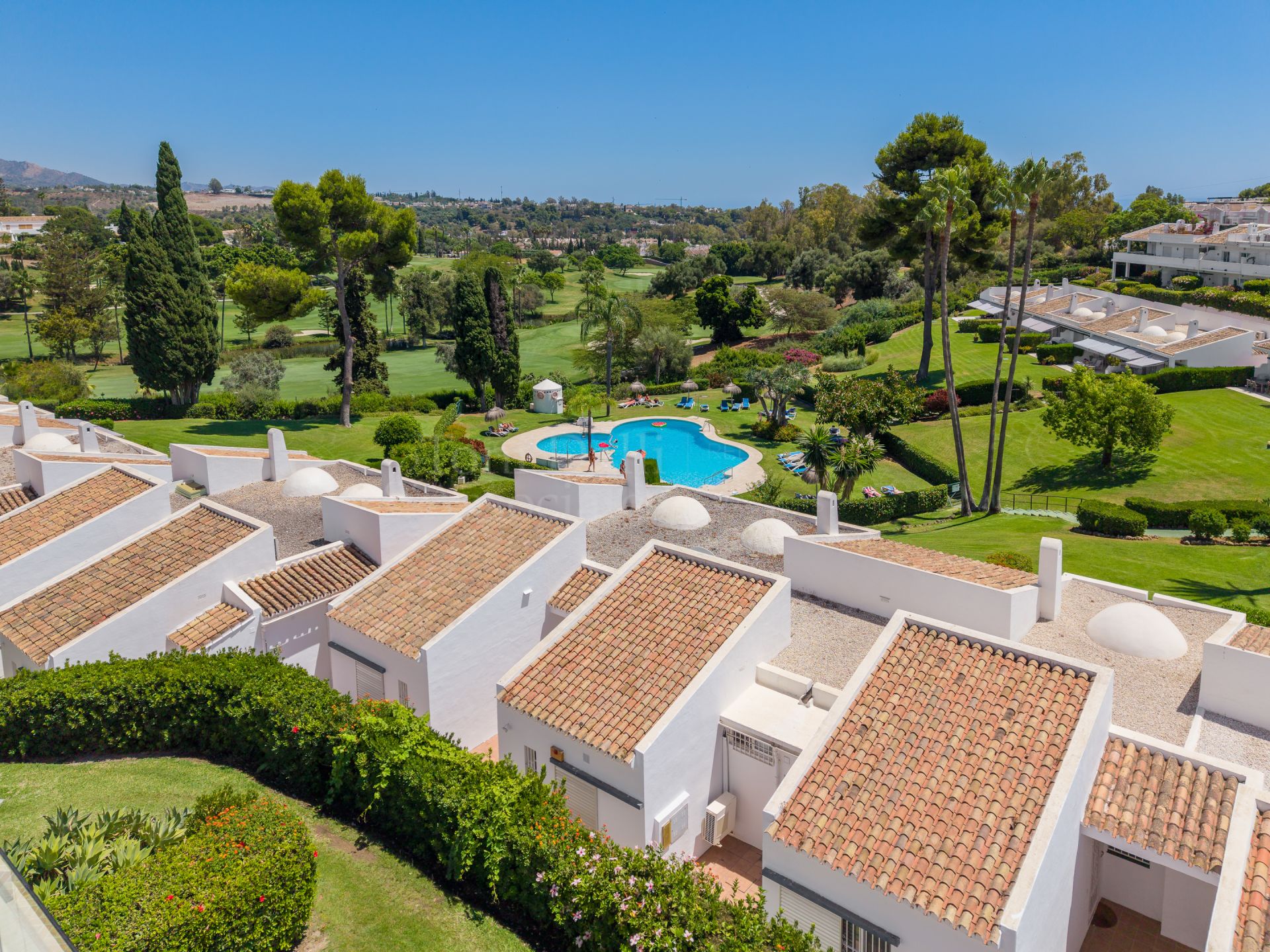 Penthouse in Los Dragos, Marbella