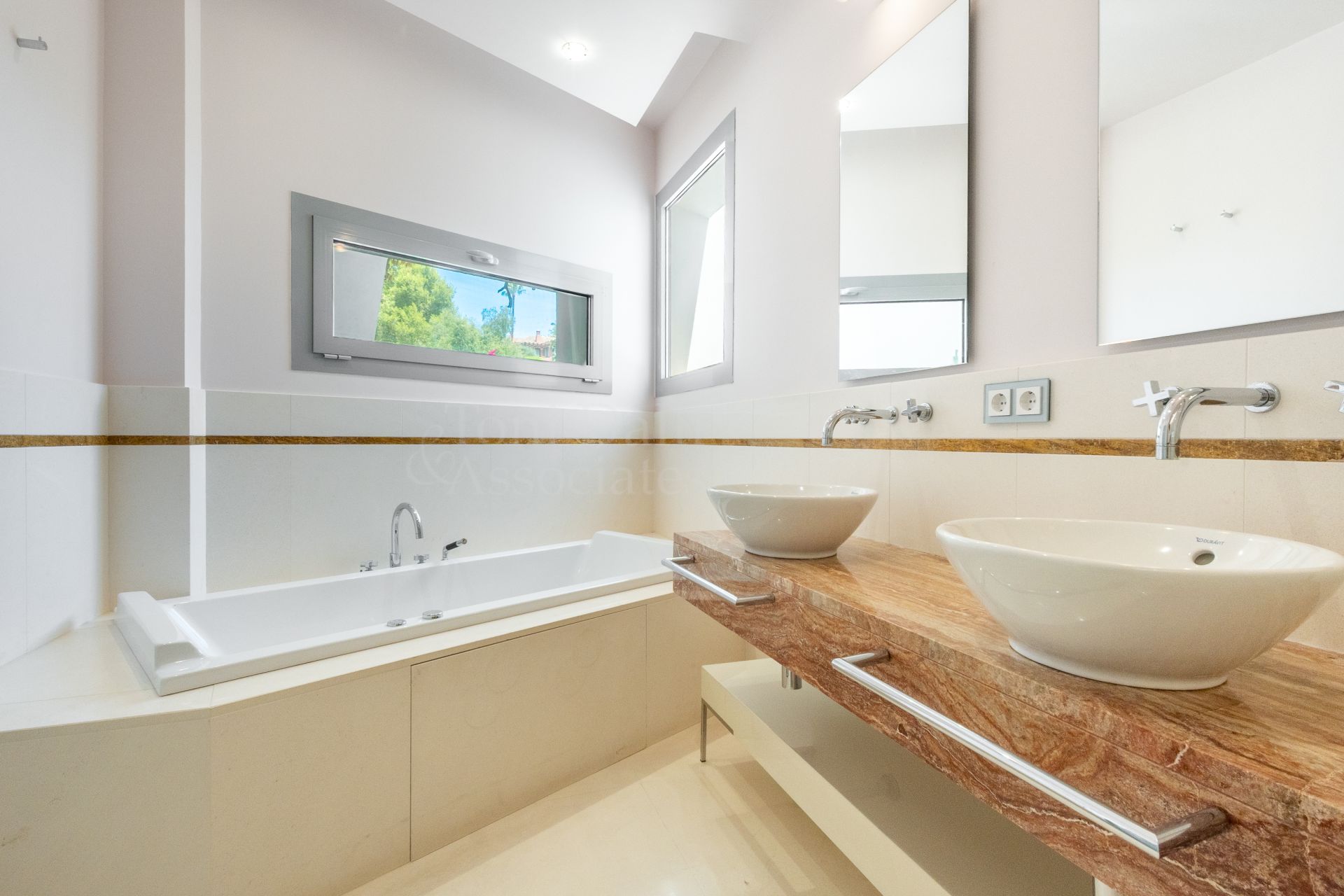 Semi Detached Villa in Meisho Hills, Marbella