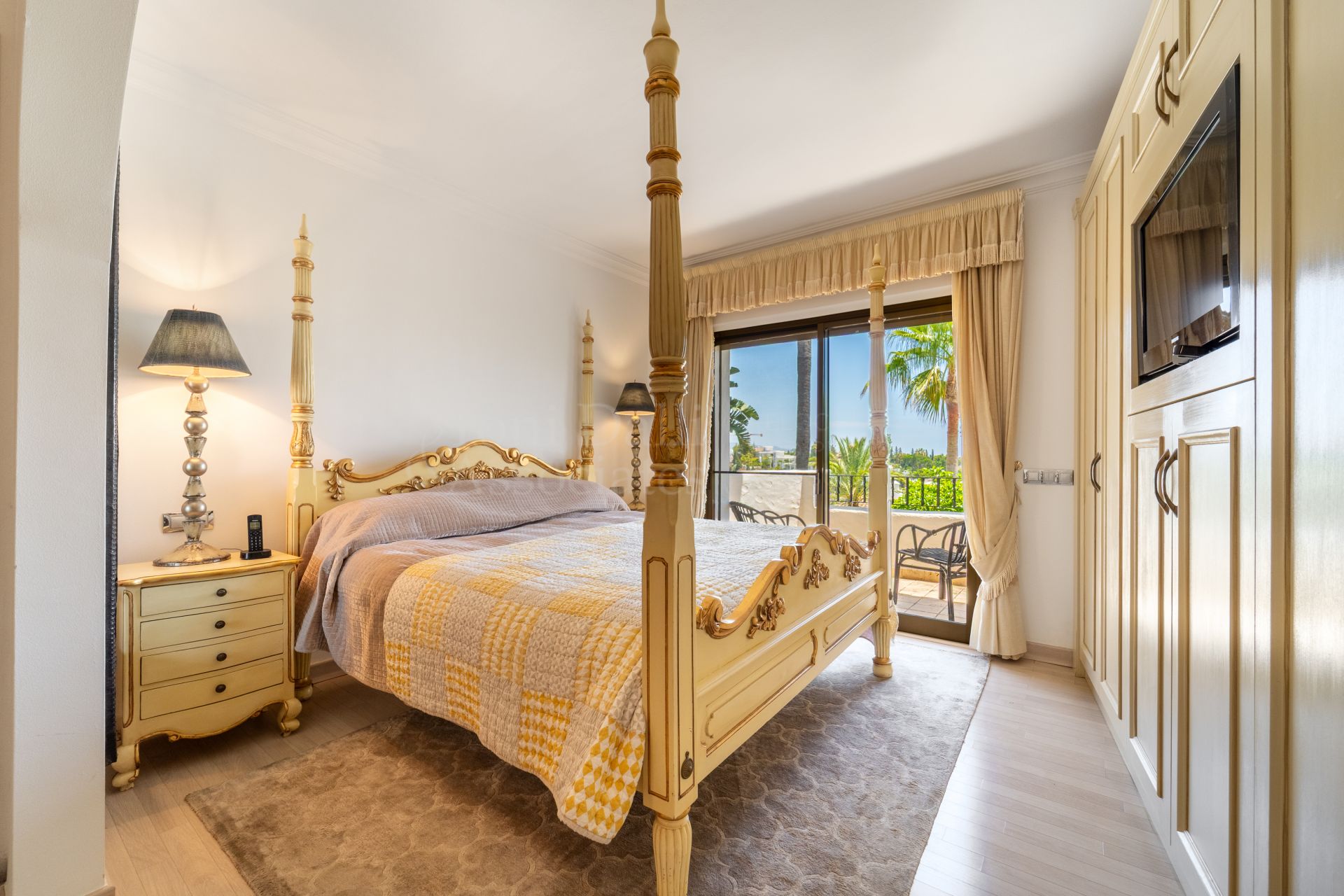 Semi Detached Villa in Ancon Sierra, Marbella
