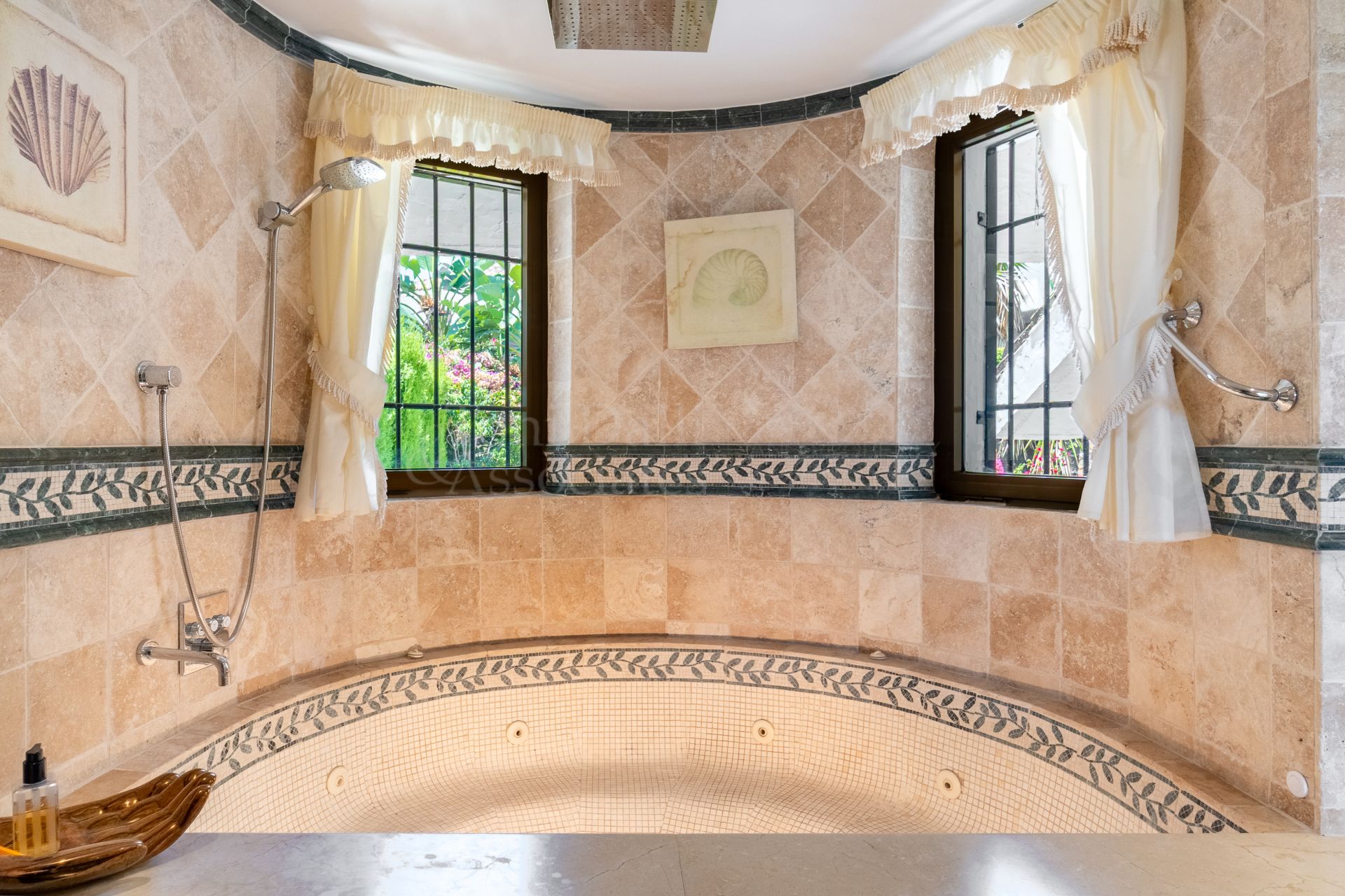 Semi Detached Villa in Ancon Sierra, Marbella