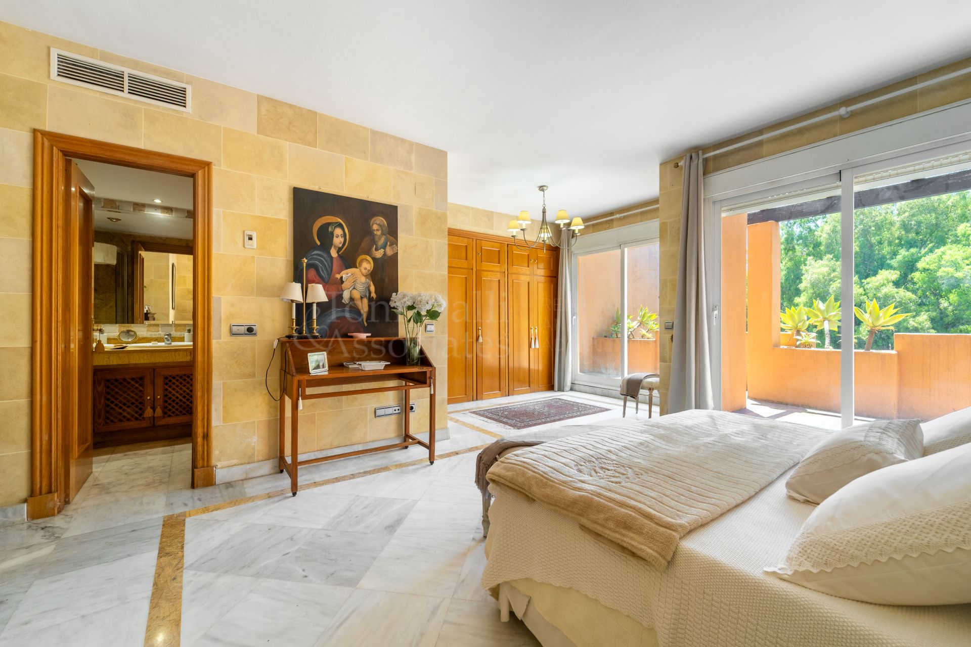 Town House in Lomas de Puente Romano, Marbella