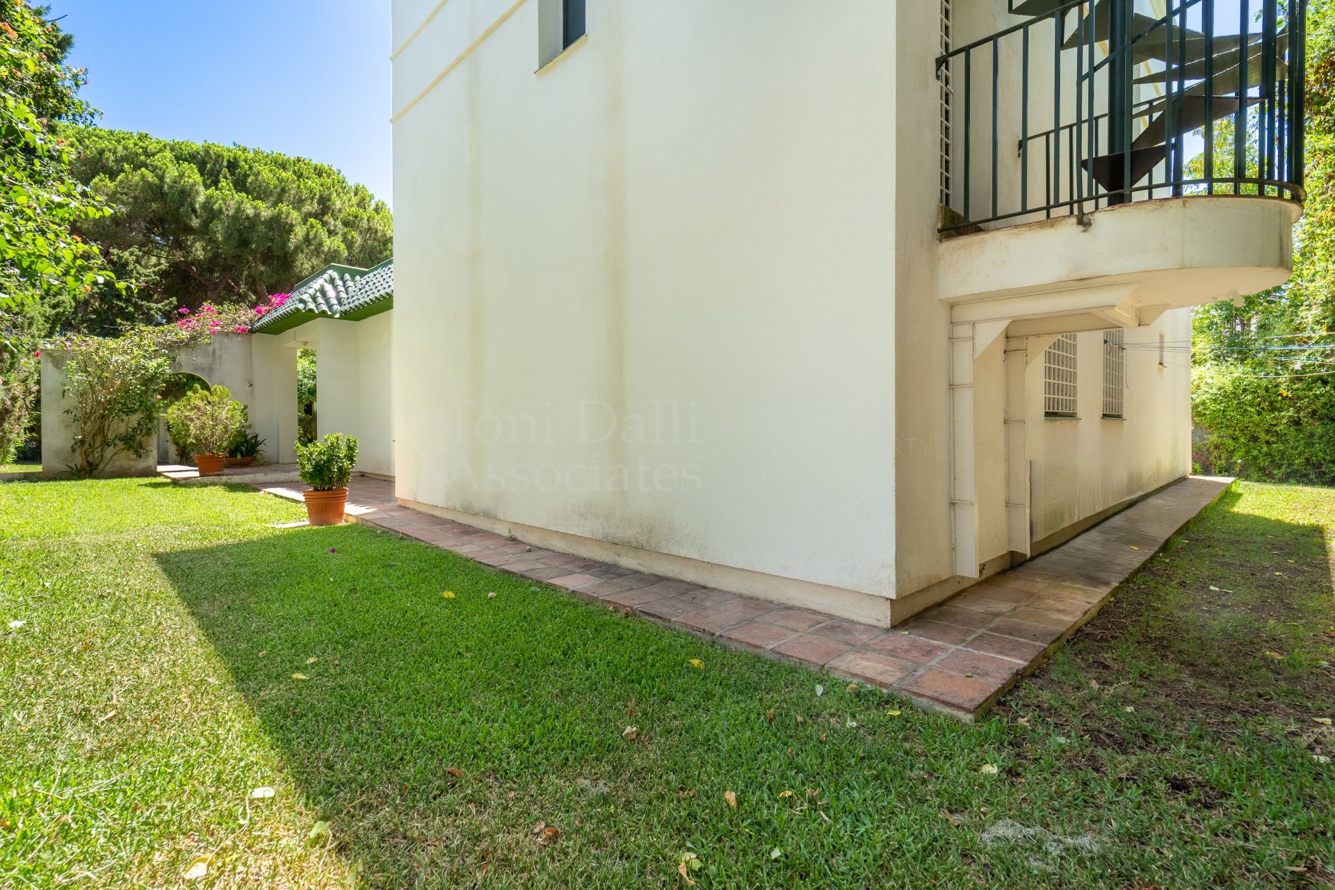 Villa in Artola, Marbella
