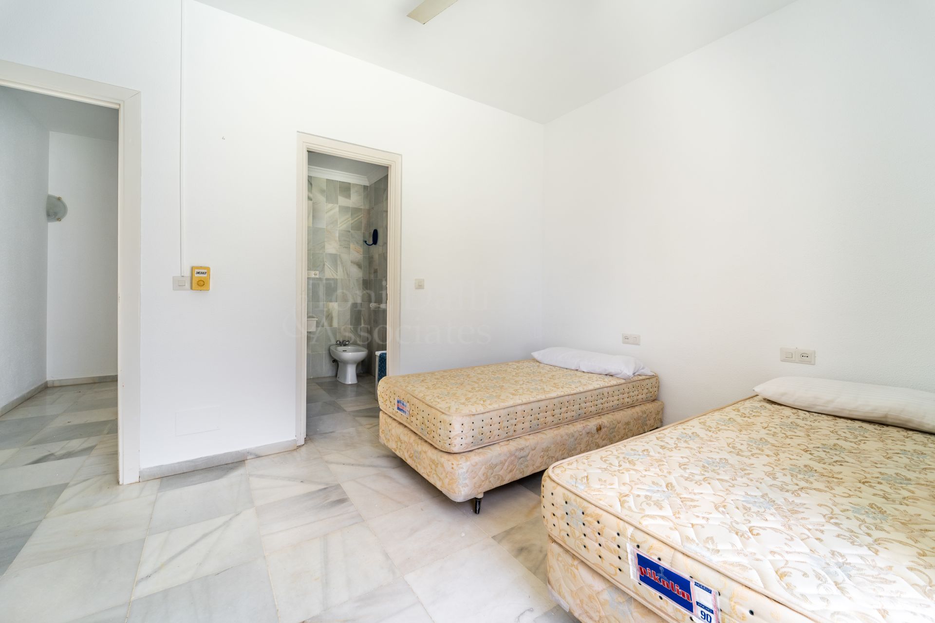 Villa in Artola, Marbella