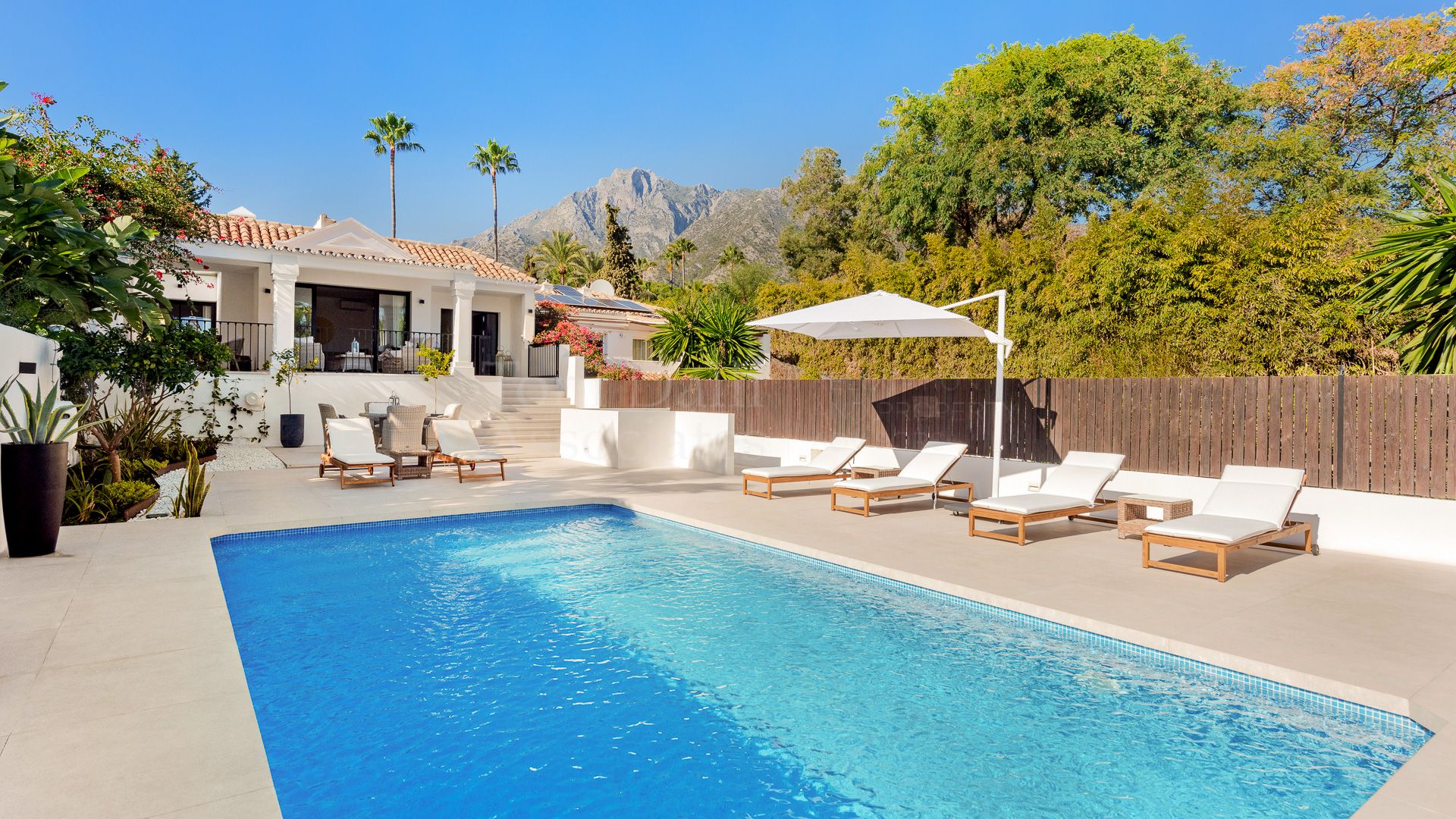Semi Detached Villa in Balcones de Sierra Blanca, Marbella