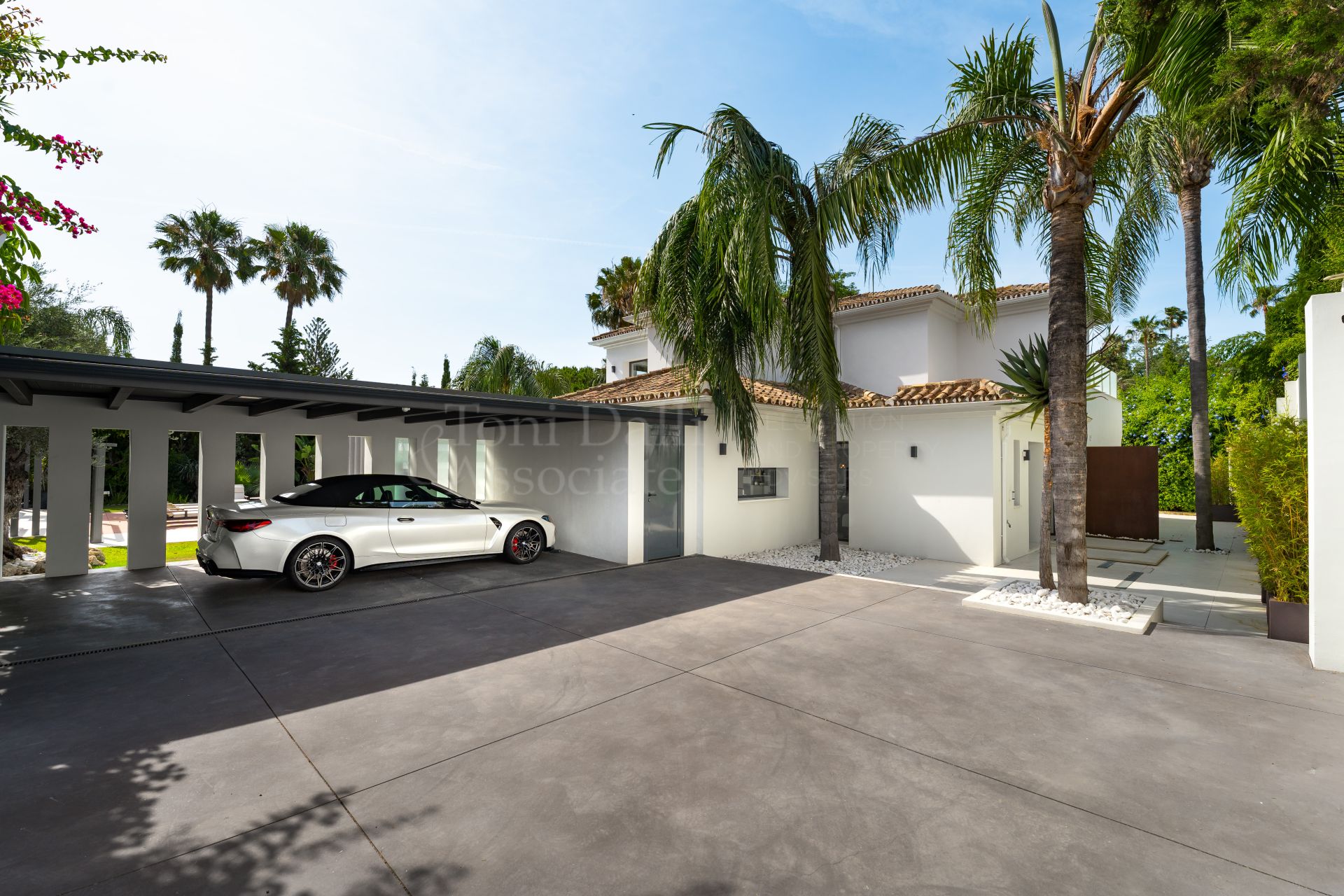 Villa in Las Brisas, Marbella