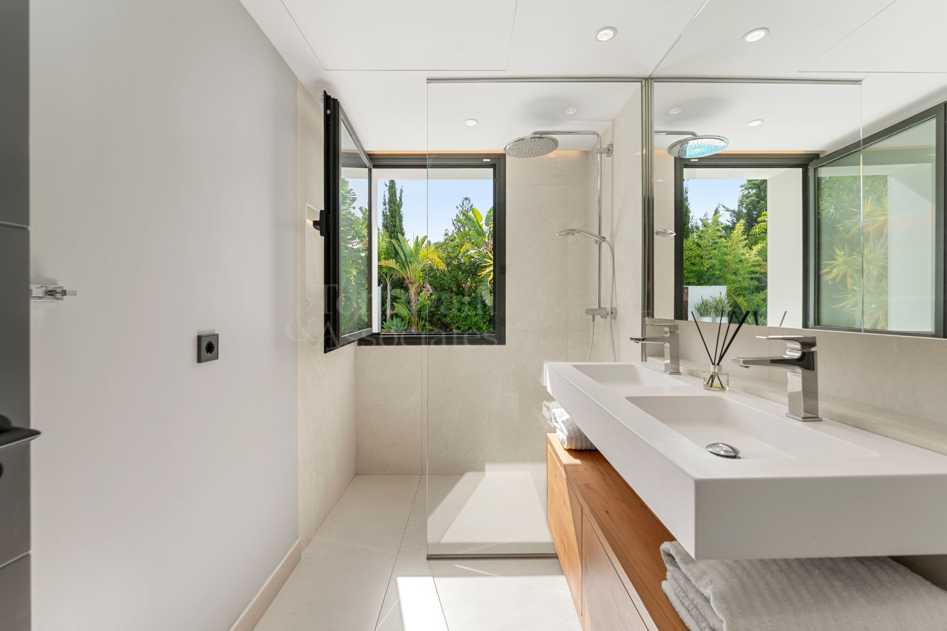 Villa in Las Brisas, Marbella