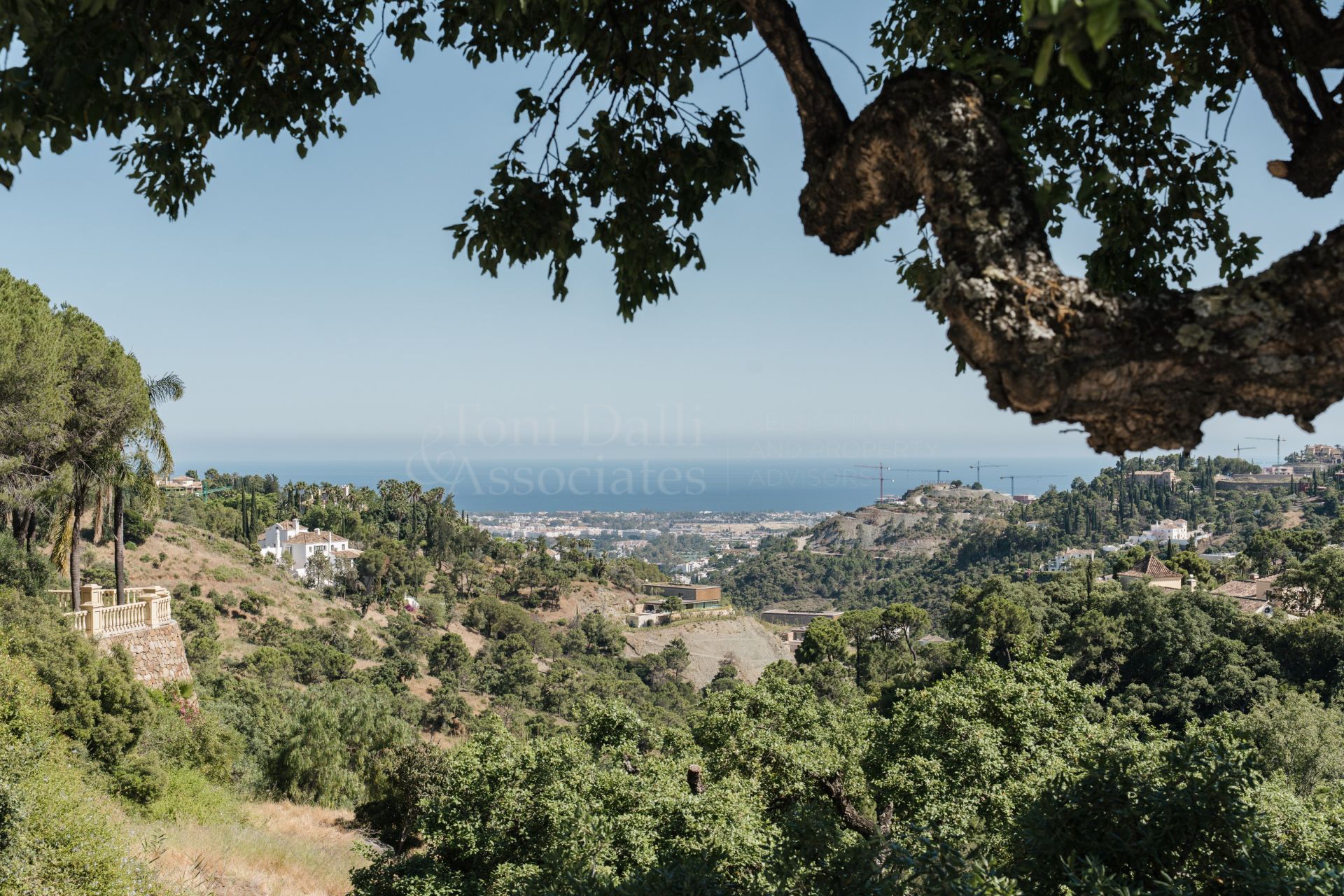 Villa in El Madroñal, Benahavis