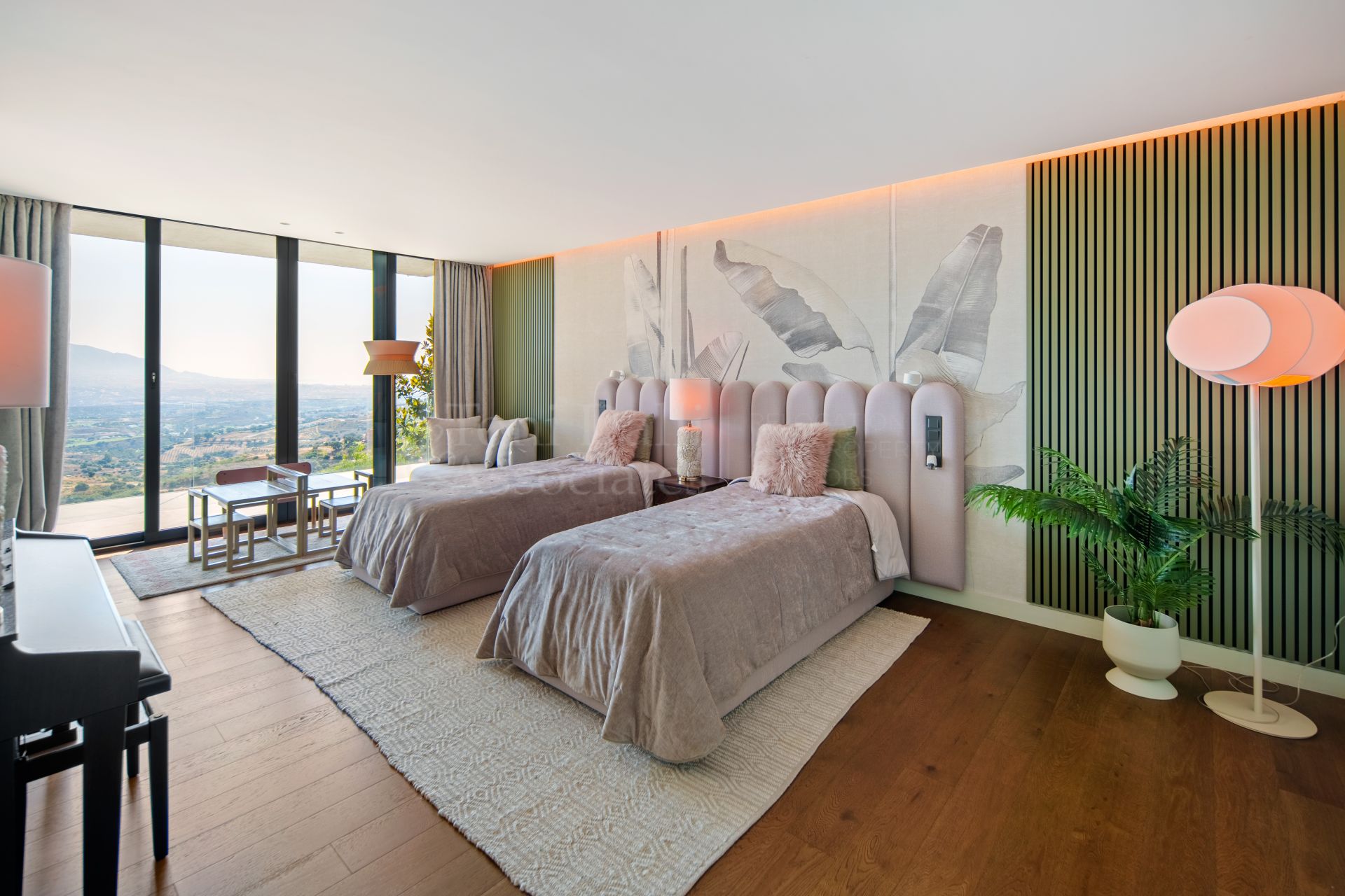 Villa in La Mairena, Marbella