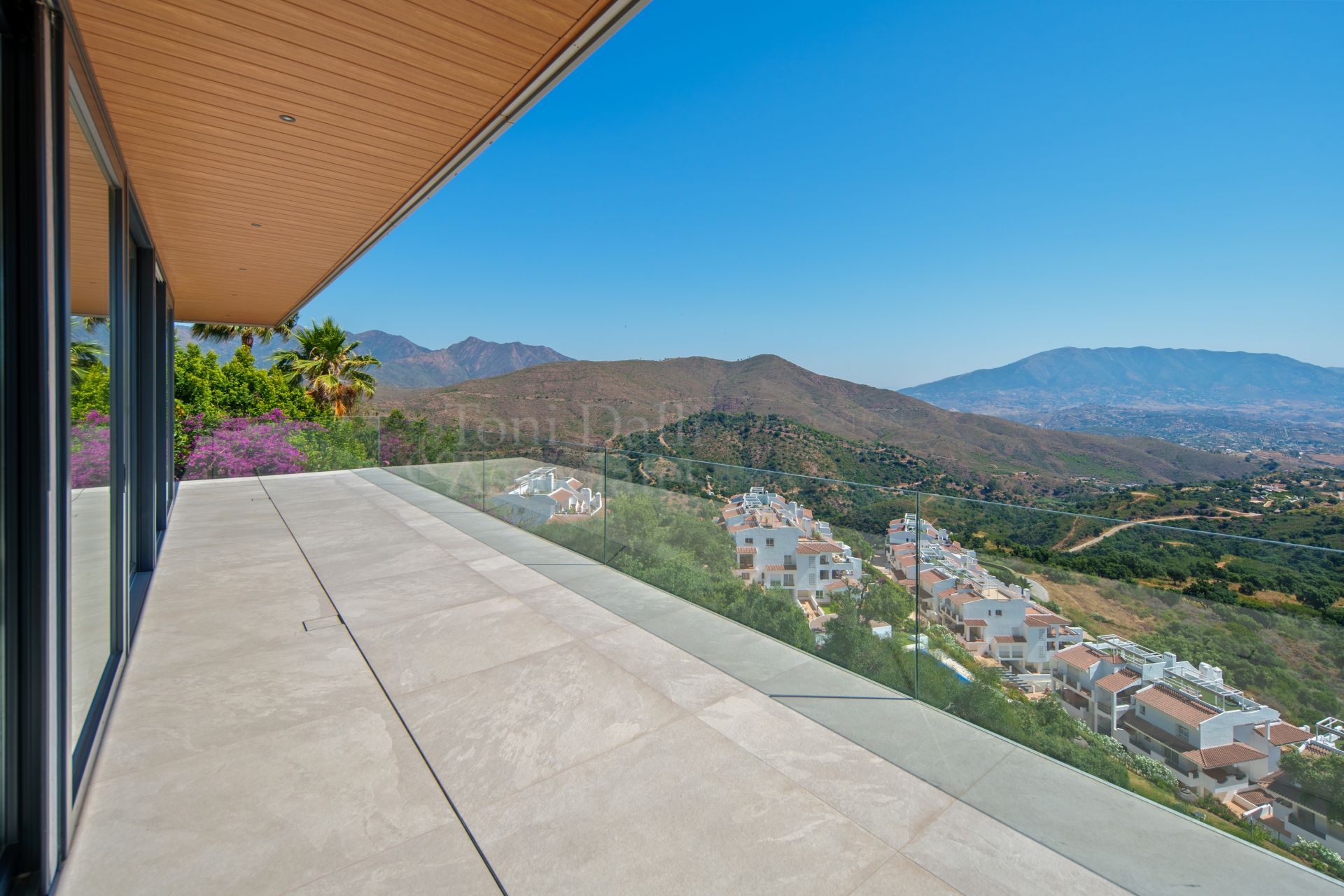 Villa in La Mairena, Marbella