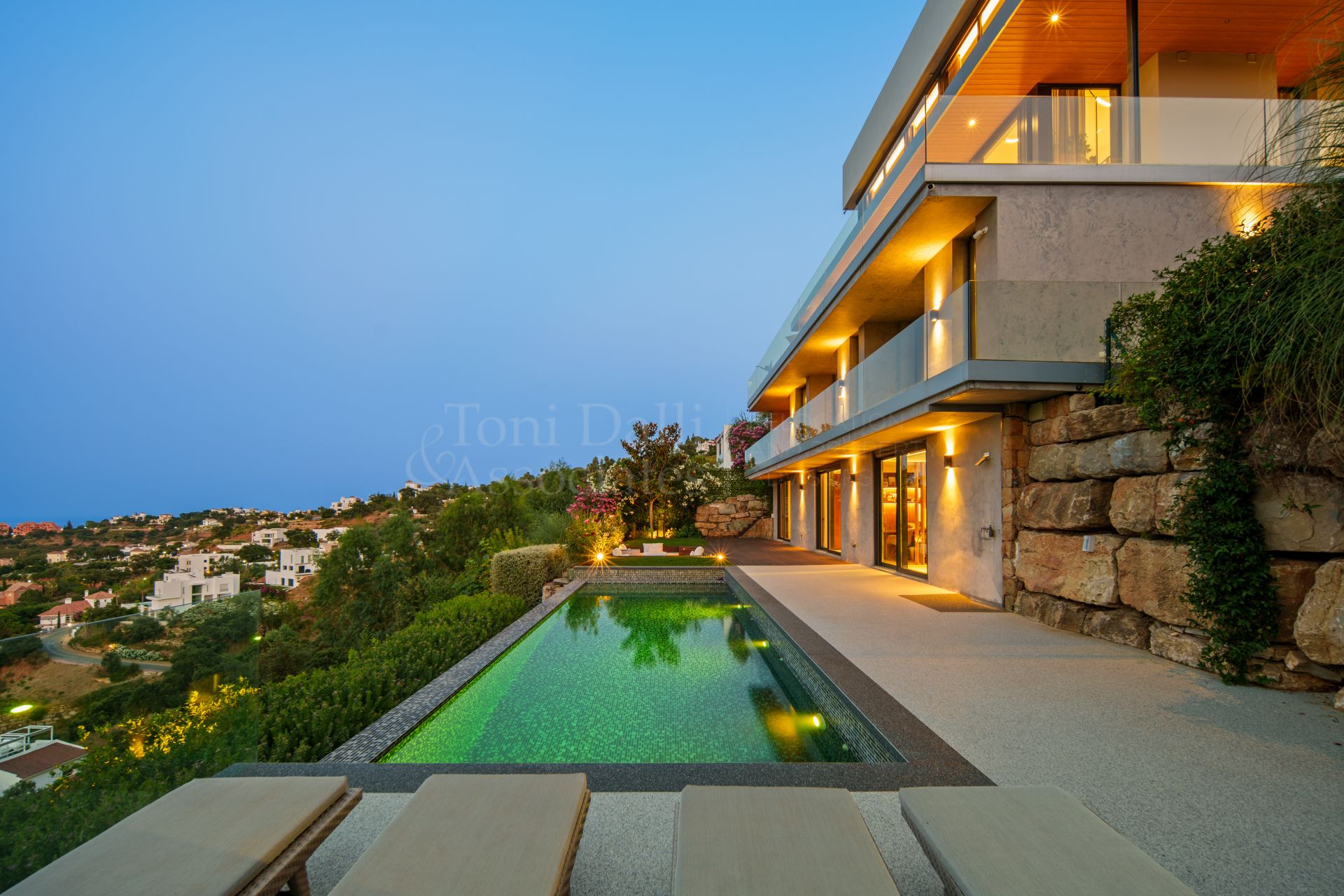 Villa in La Mairena, Marbella