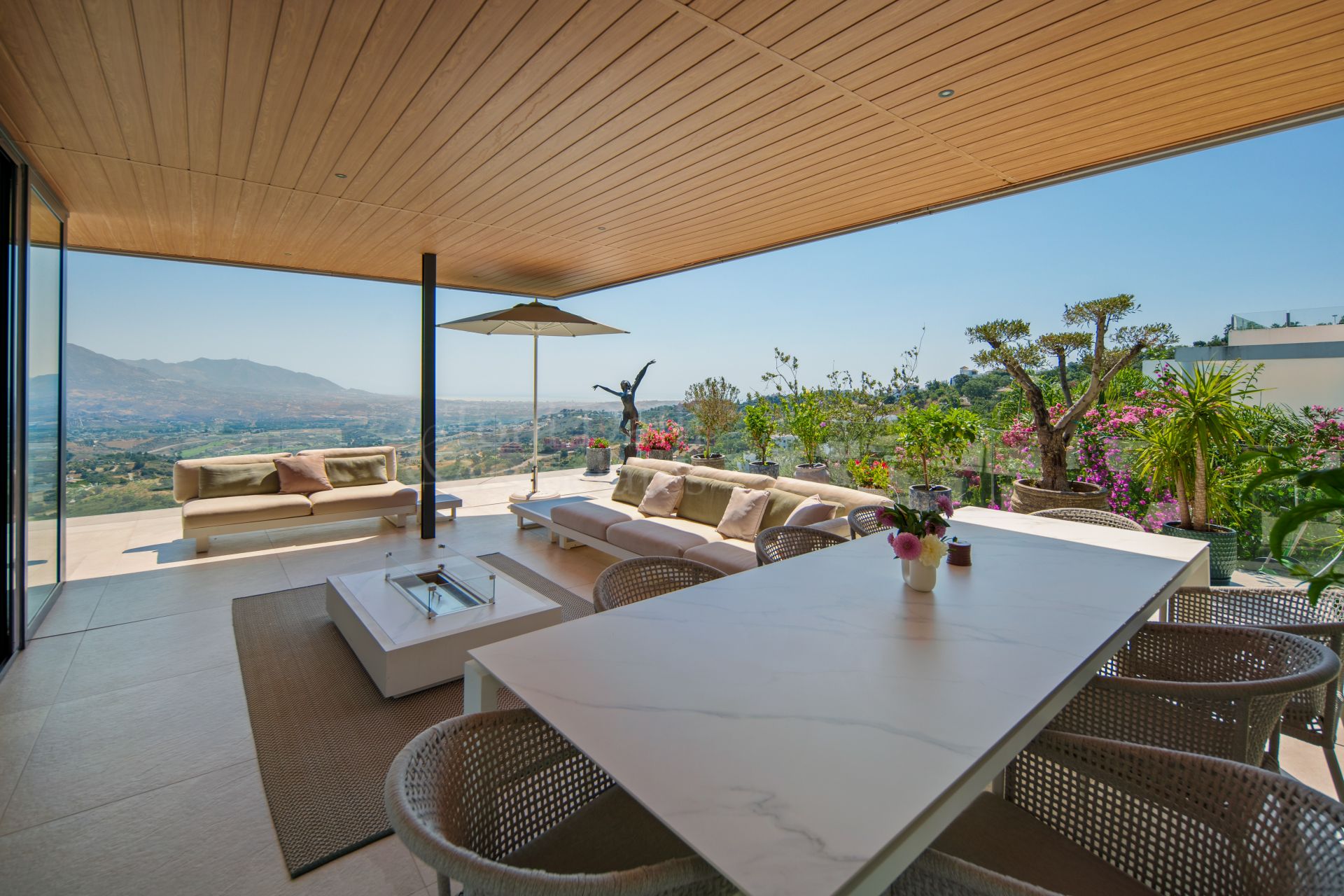 Villa in La Mairena, Marbella