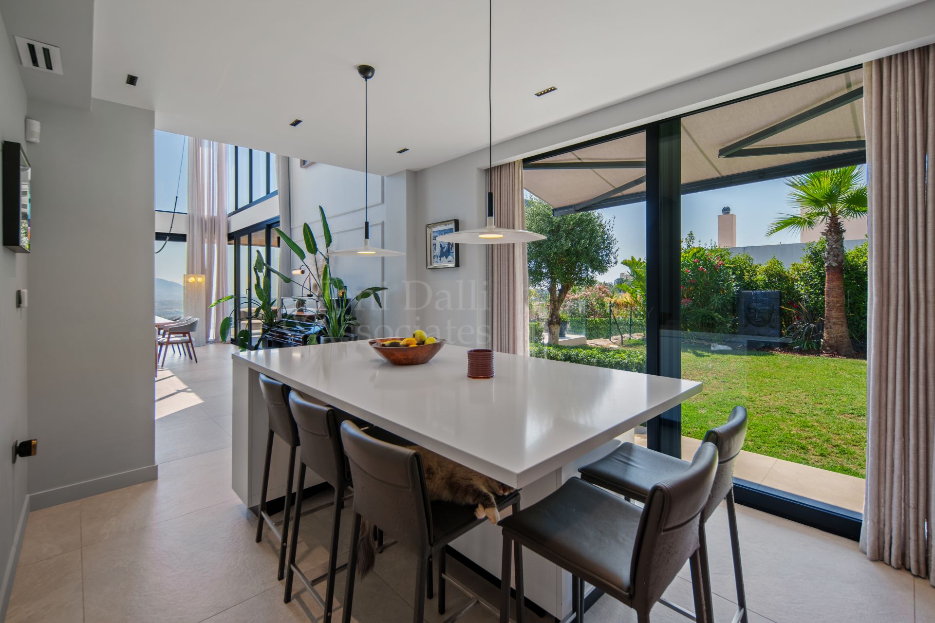 Villa in La Mairena, Marbella